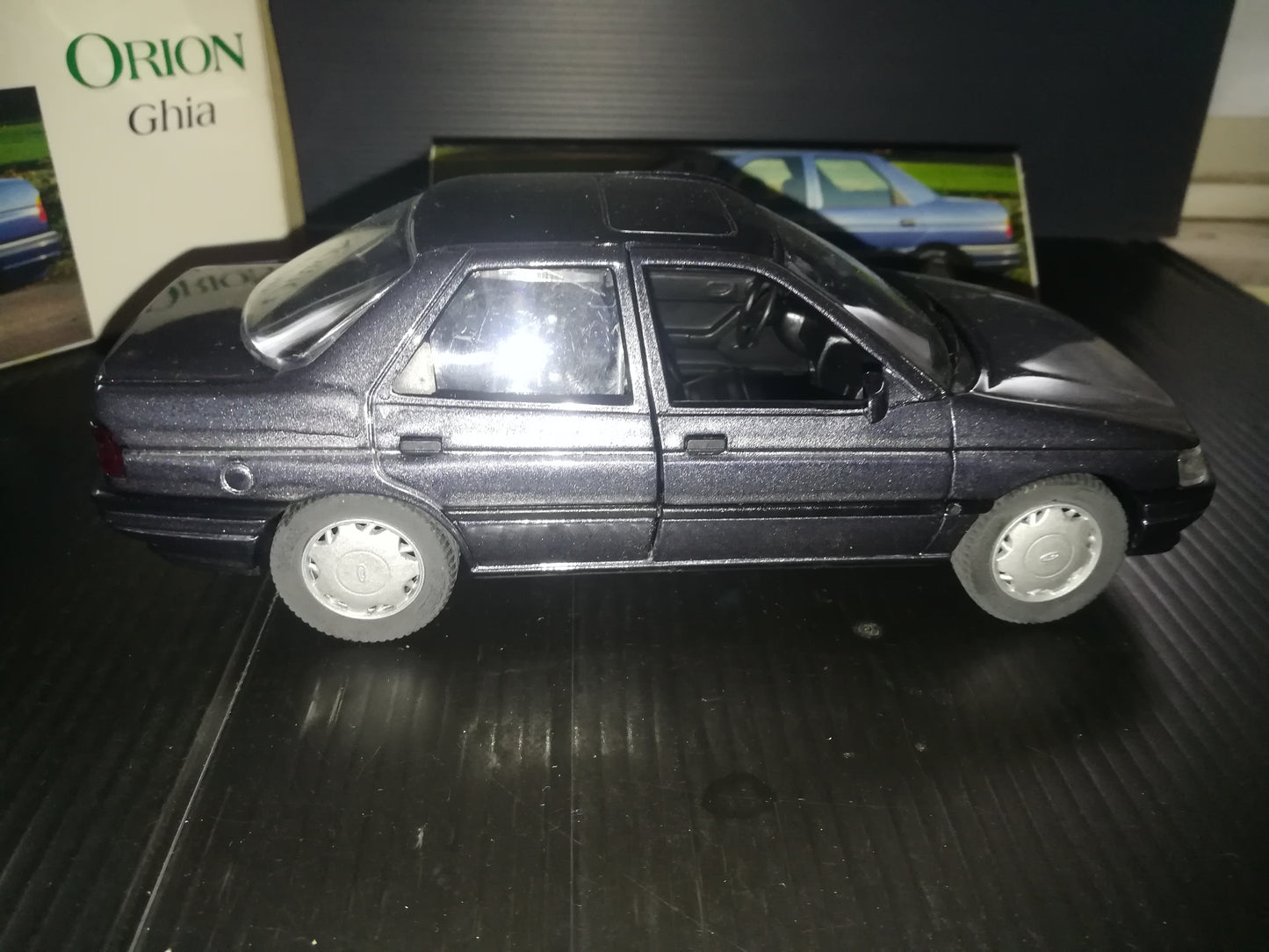 Modellino Ford Orion Ghia

Prodotto da Schabak Modell art.No LH10020