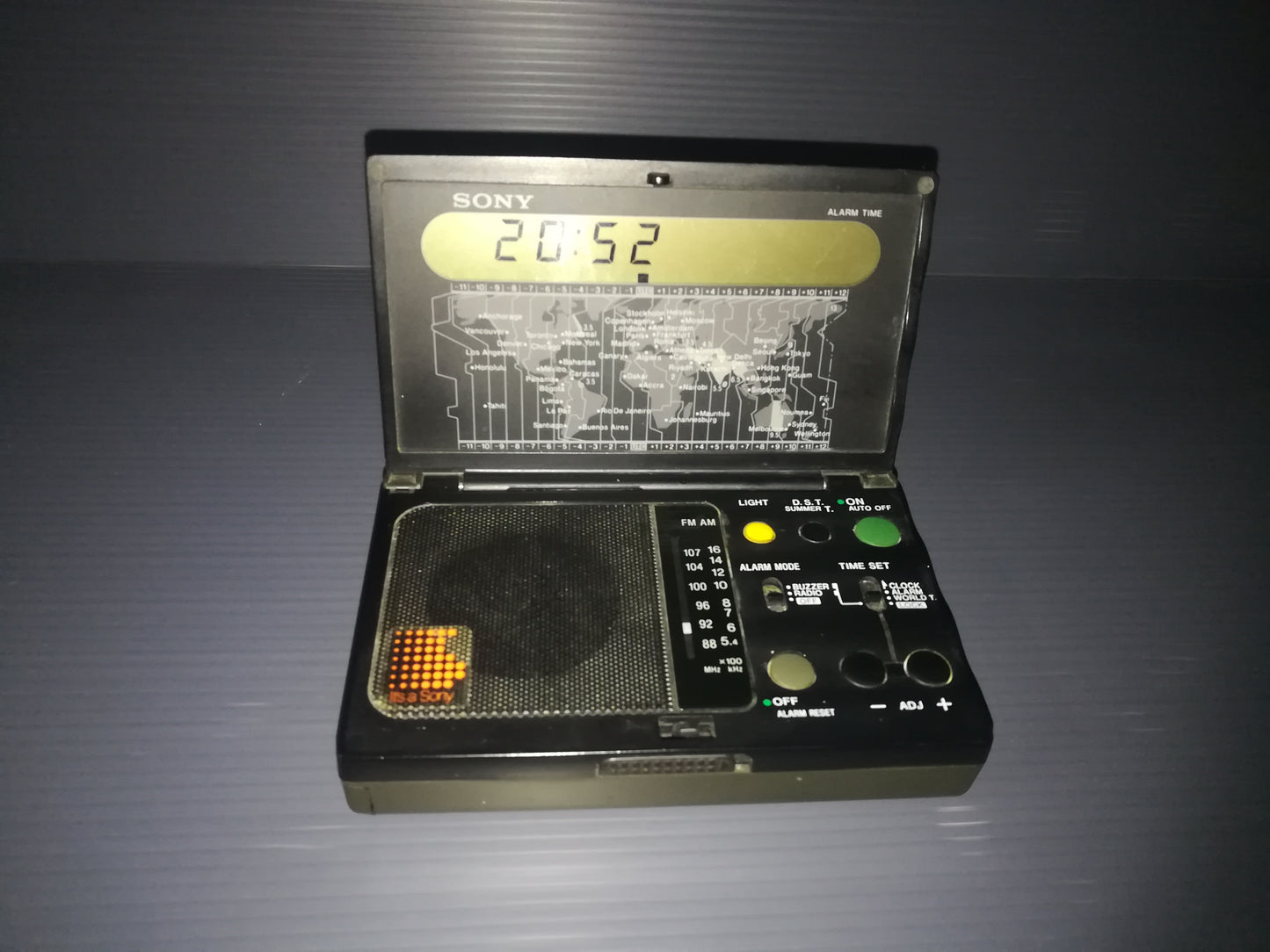 Sony ICF-C1000 Radio FM/AM Time Clock

Made in Japan