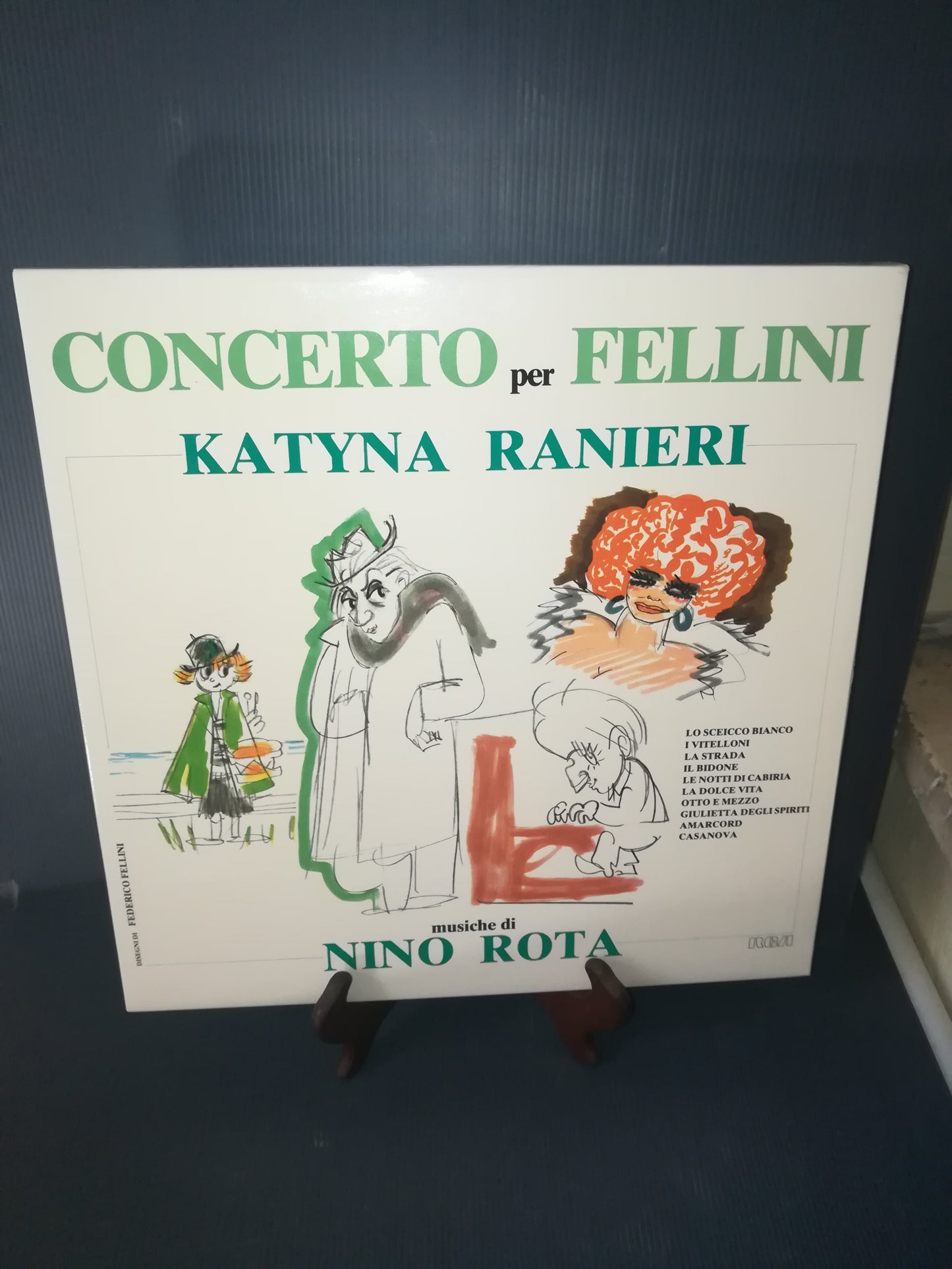 Box set "Concerto For Fellini" K.Ranieri music by Nino Rota

 2lp 33rpm + booklet