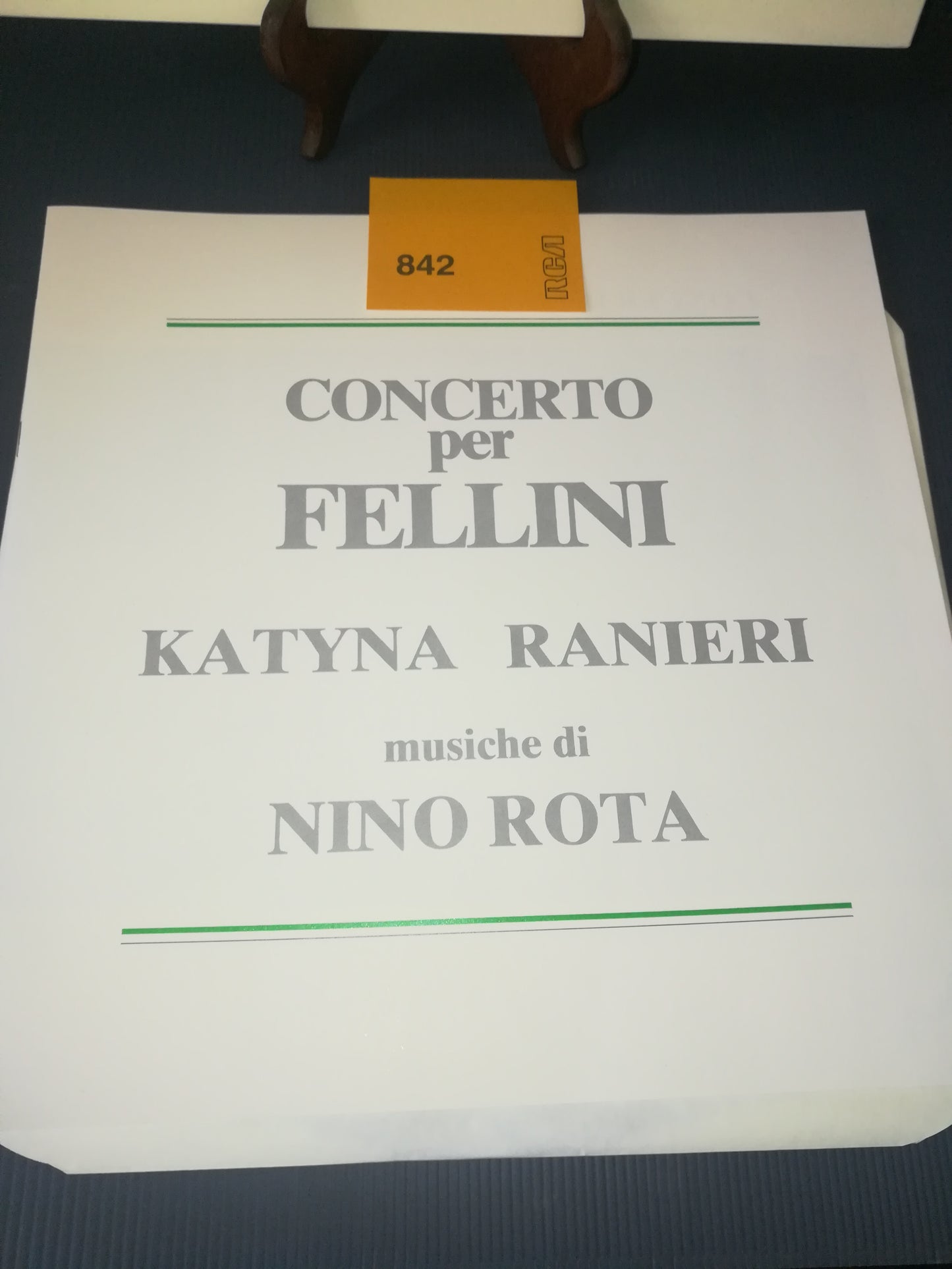 Box set "Concerto For Fellini" K.Ranieri music by Nino Rota

 2lp 33rpm + booklet