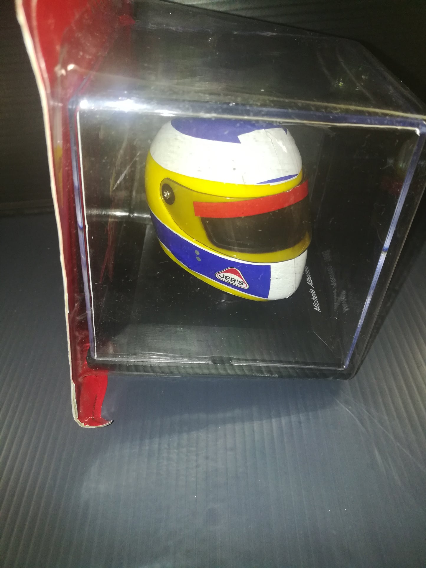 Michele Alboreto 1985 helmet model

 Scale 1:5