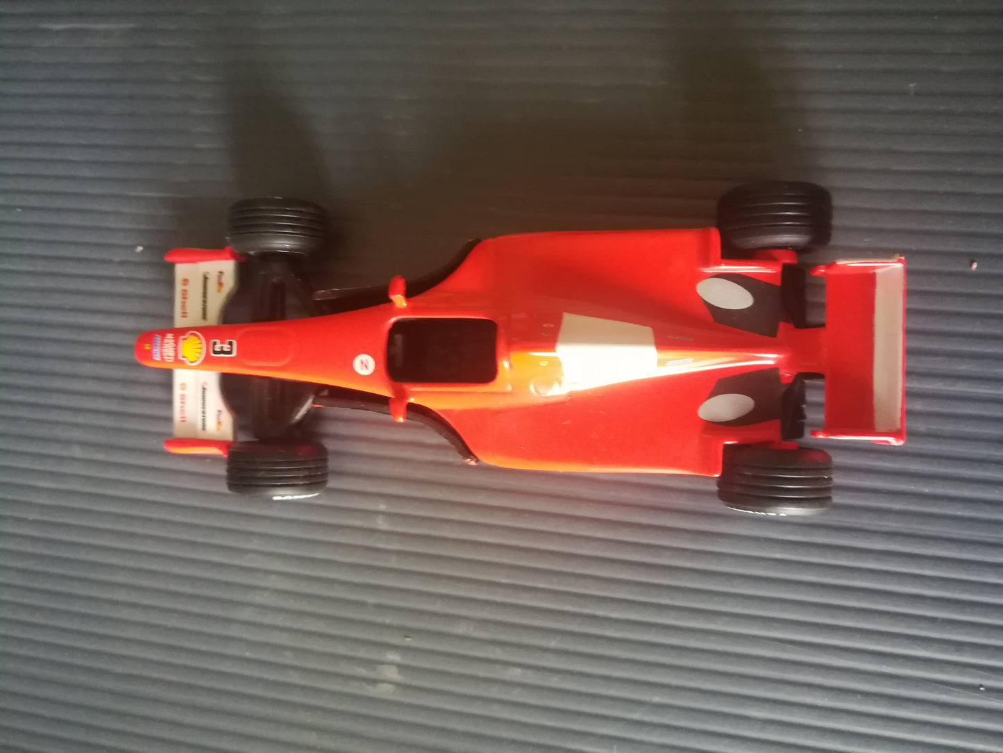 Ferrari Formula One model year 2000

 Produced by Mattel/Hot Weels

 Scale 1:43