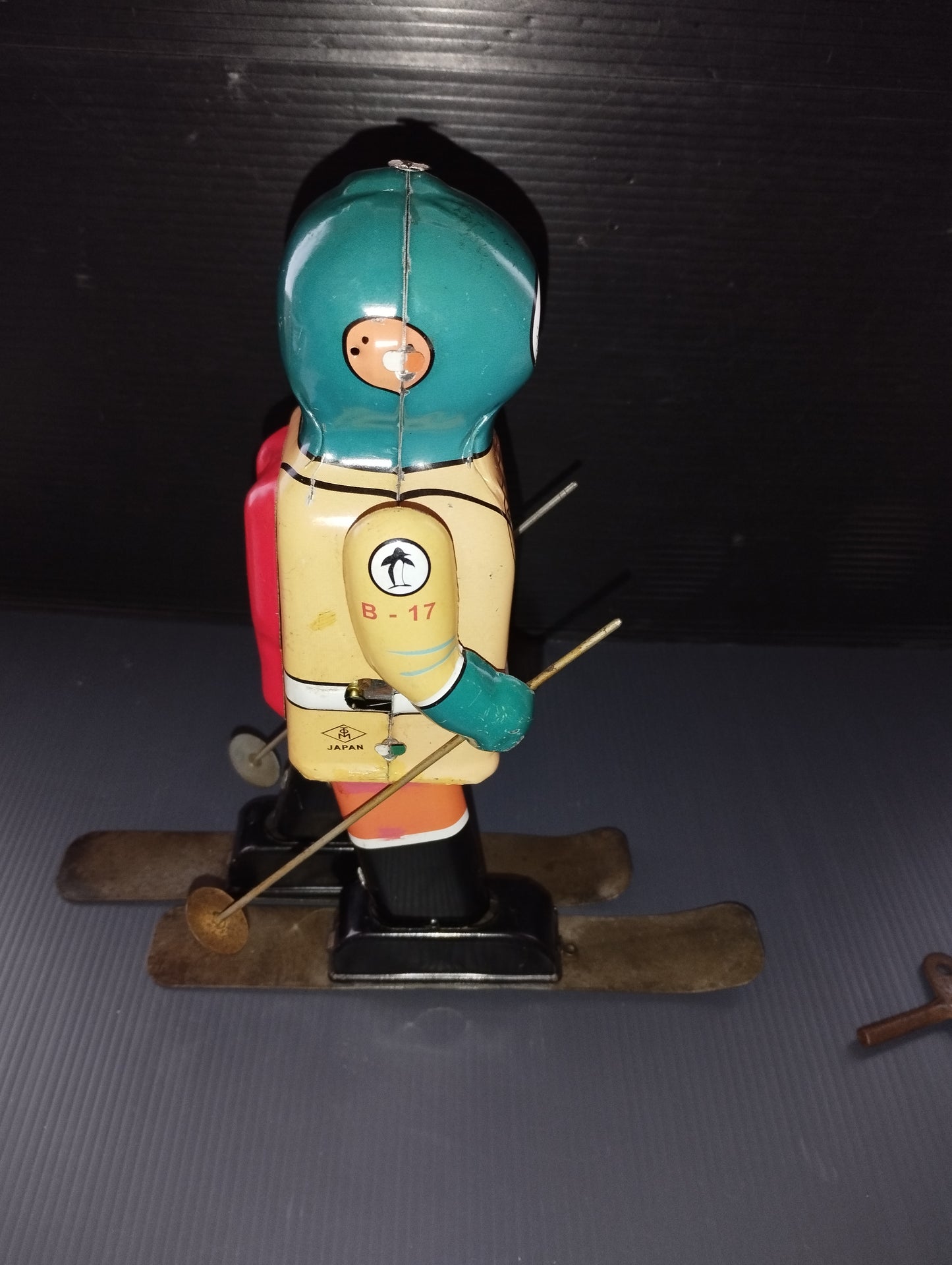 South Pole Explorer Robot In Vintage Tin

 Marked TM JAPAN