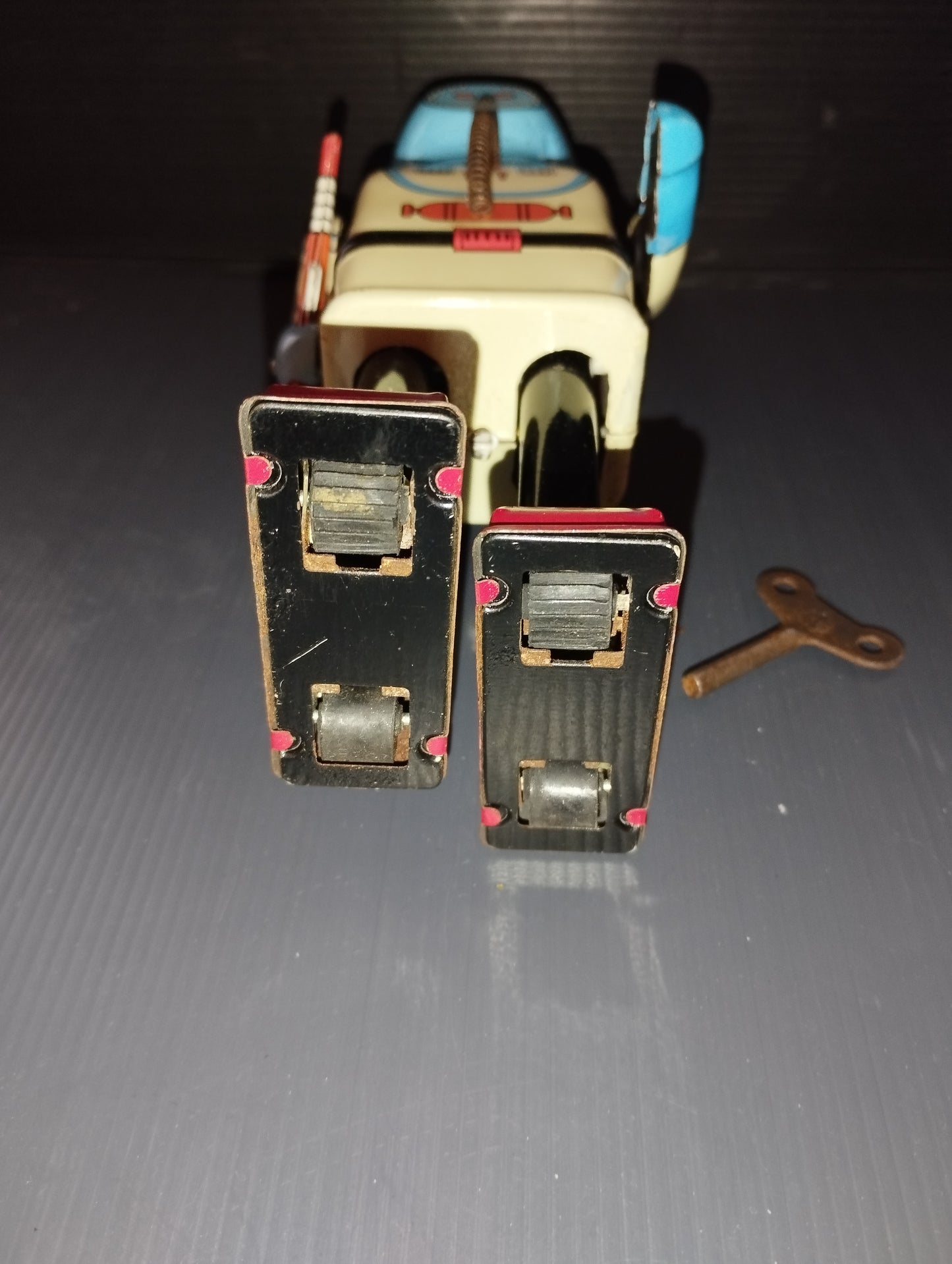 Vintage Tin Robot

 Marked TM JAPAN