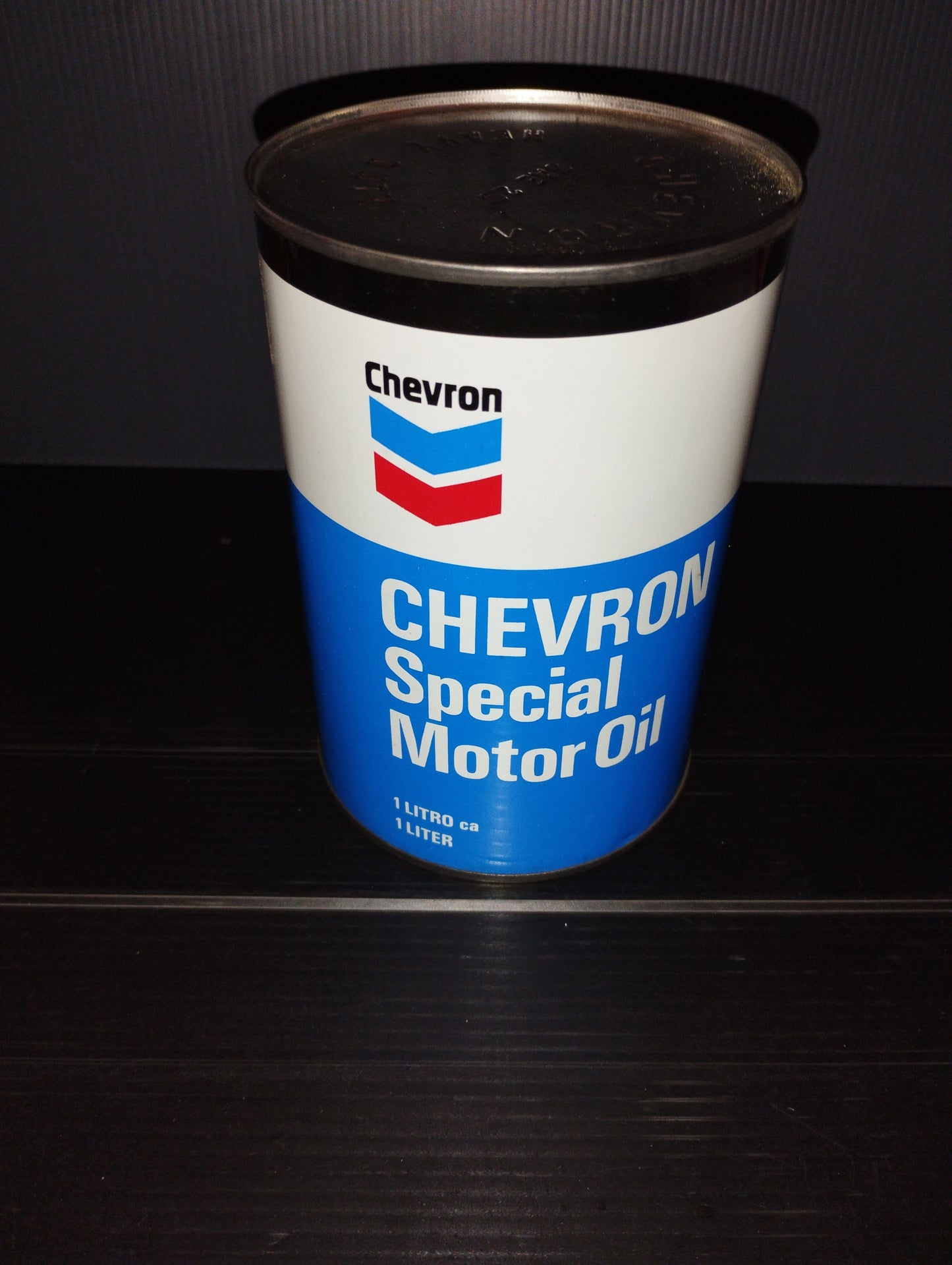 Chevron Special Motor Oil Lattina 1 Litro SAE 20

Originale Anni 70