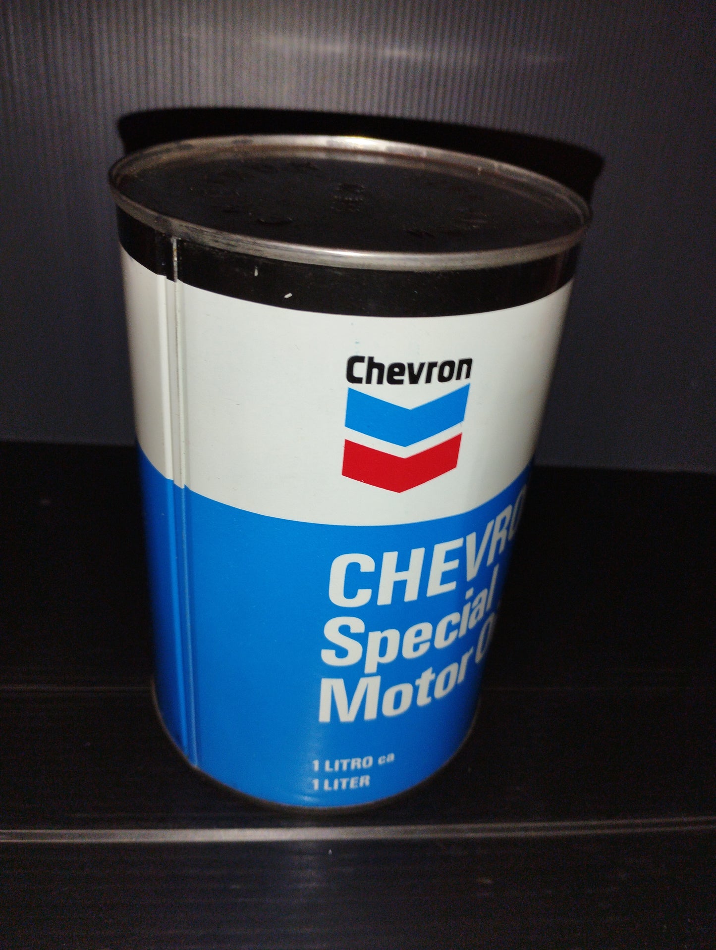 Chevron Special Motor Oil Lattina 1 Litro SAE 20

Originale Anni 70