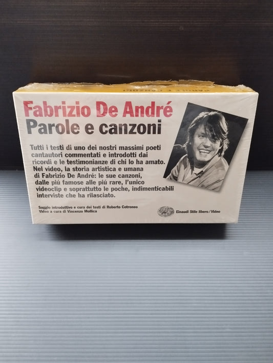 Cofanetto "Parole e Canzoni" Fabrizio De André libro + VHS