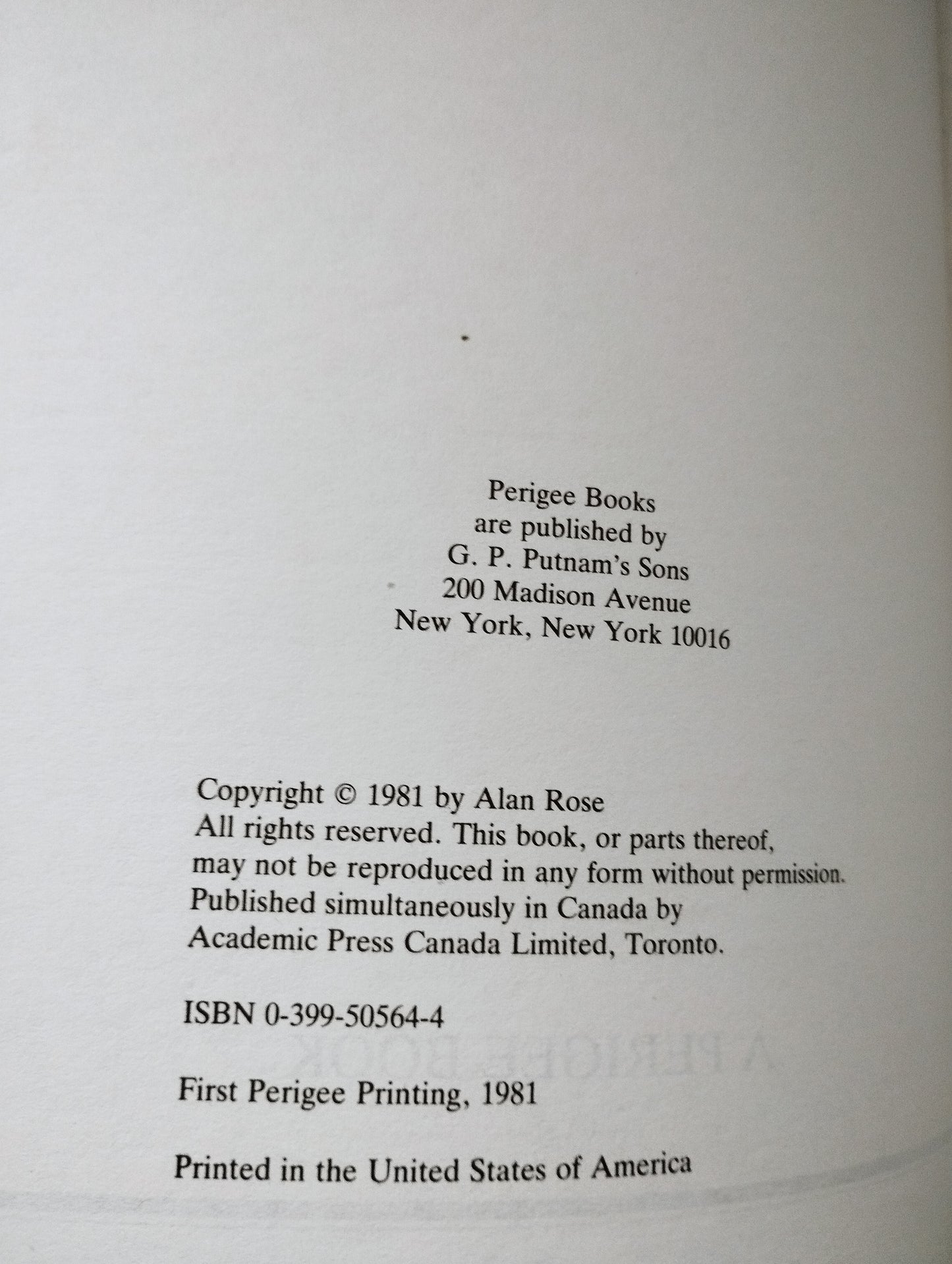 Libro modello Titanic Alan Rose

Edito nel 1981 da Perigee Books