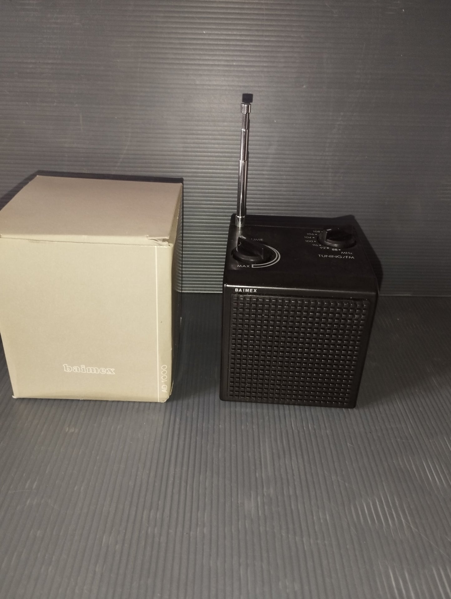 Radio Cubo FM

Marca Baimex mod. AD1000