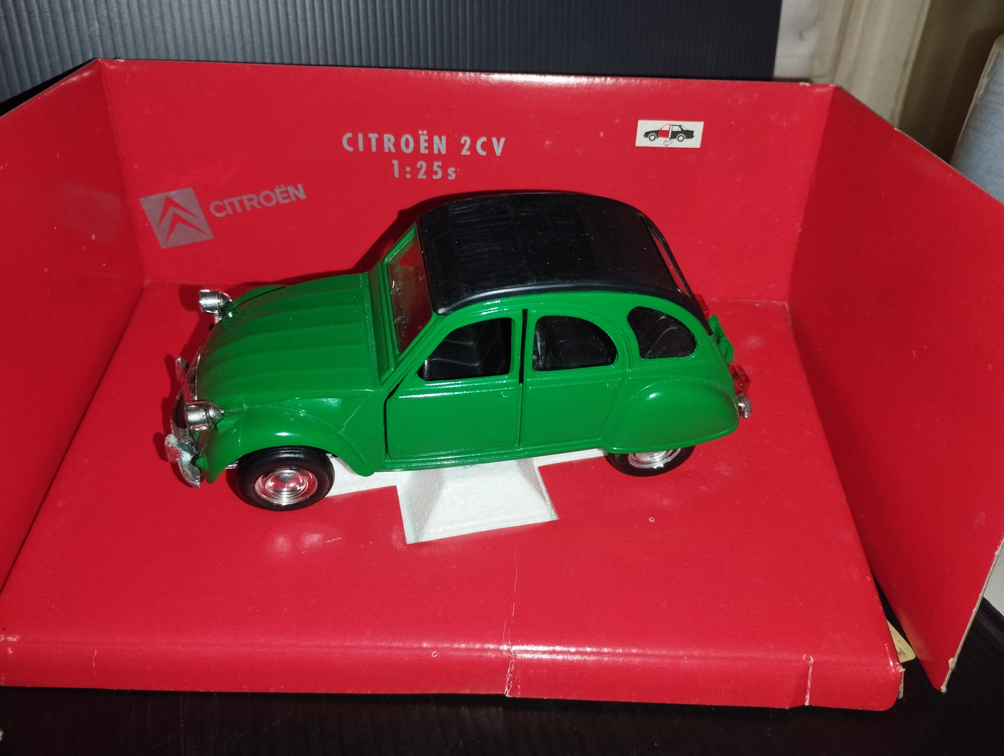 Modellino Citroen 2 CV

Prodotto da Tonka Polistil

Scala 1:25