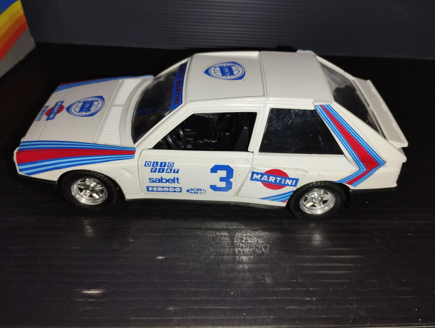 Lancia Delta S4 Rally model

 Produced by Polistil code. 02305

 Scale 1:25