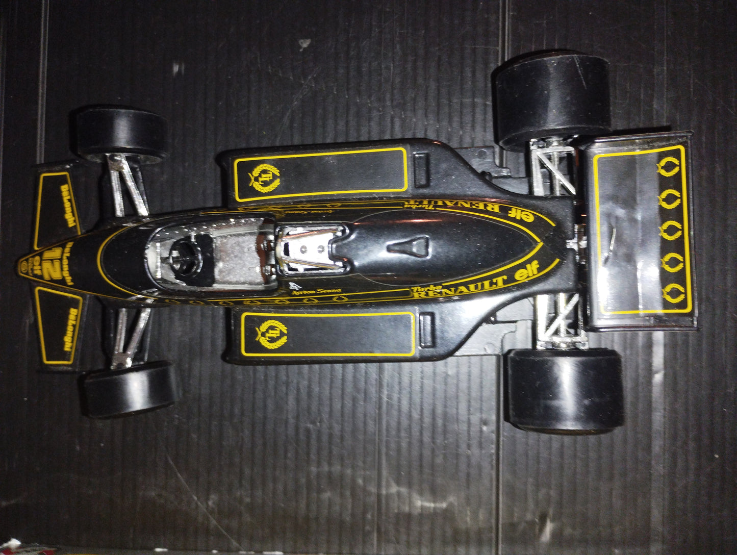 Modellino Lotus 97 Turbo Ayrton Senna Prodotto da Burago Cod 6107

Scala 1:24