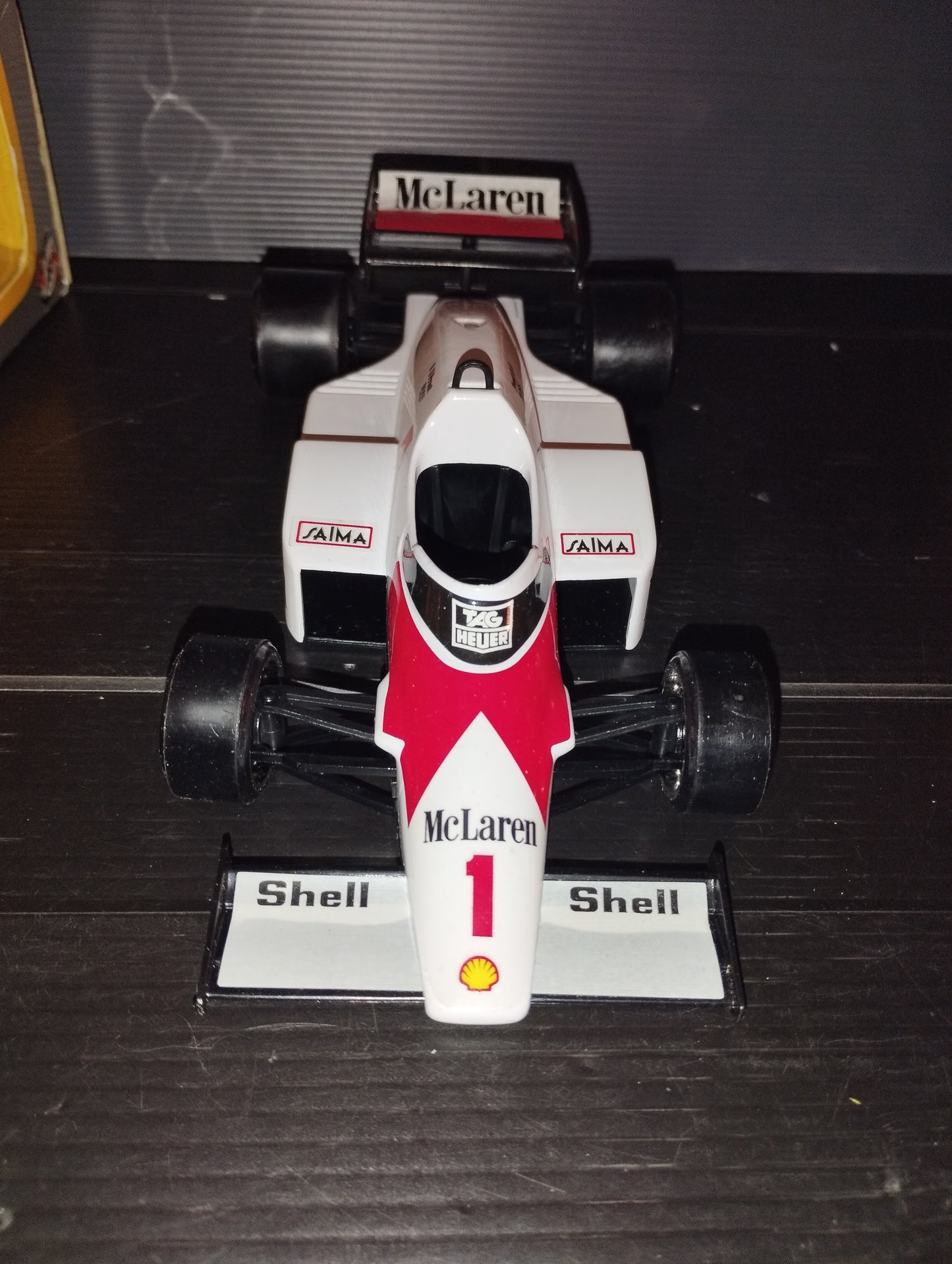 Modellino McLaren MP4/2 TURBO Prodotto da Burago Cod 6106

Scala 1:24