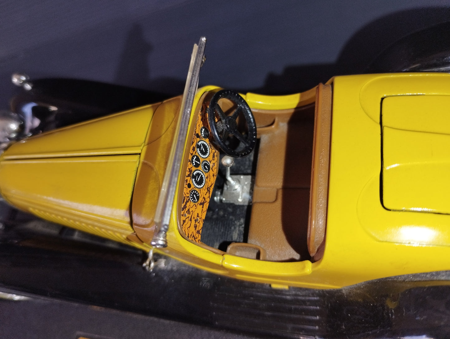 Modellino Bugatti "Type55"(1932) Prodotto da Burago

Scala  1:24