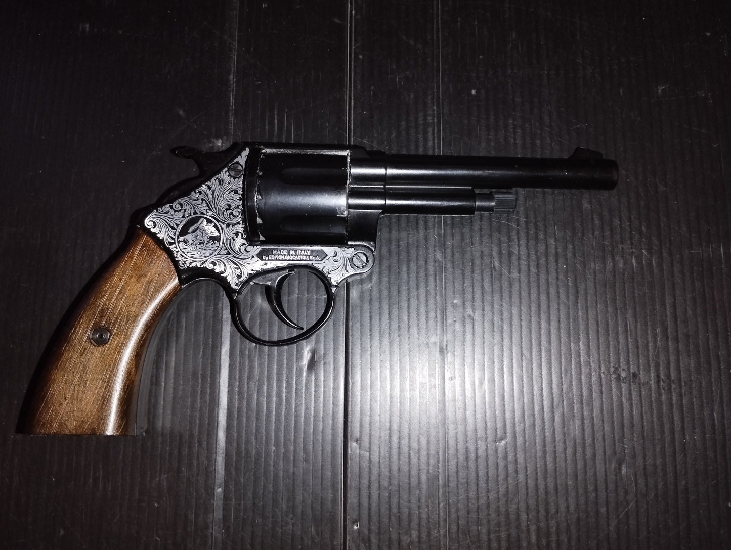 Western Revolver Susanna 70

 Produced in the 70s by Edison Giocattoli

 Made in Italy