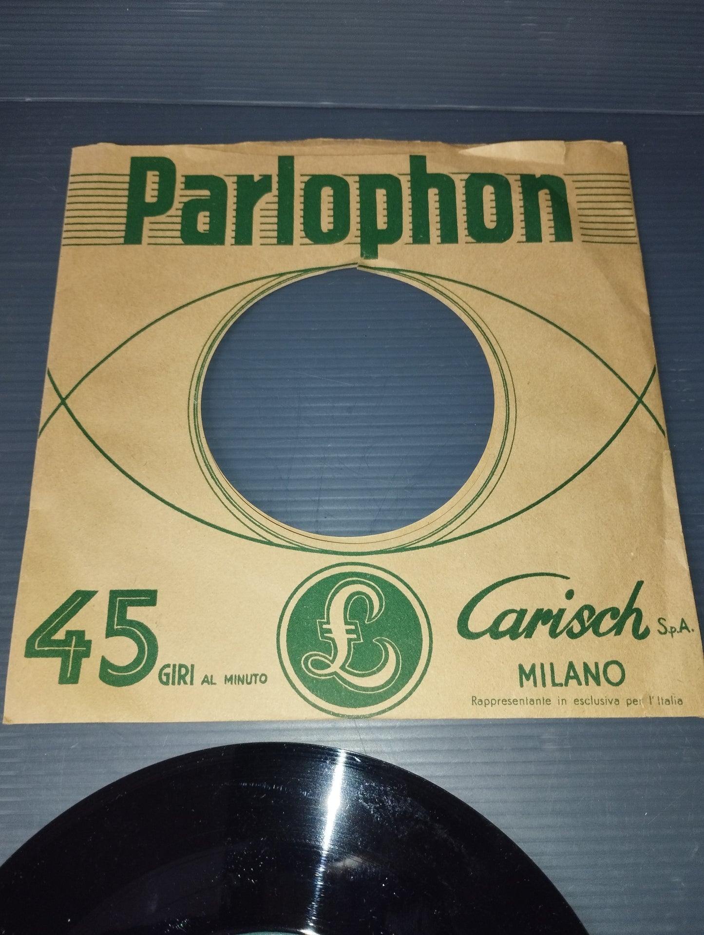 Marjolaine/Sotto l'ombrellino con me " Dino Sarti 45 giri

Edito nel 1958 da Parlophon Cod.QMSE 16220