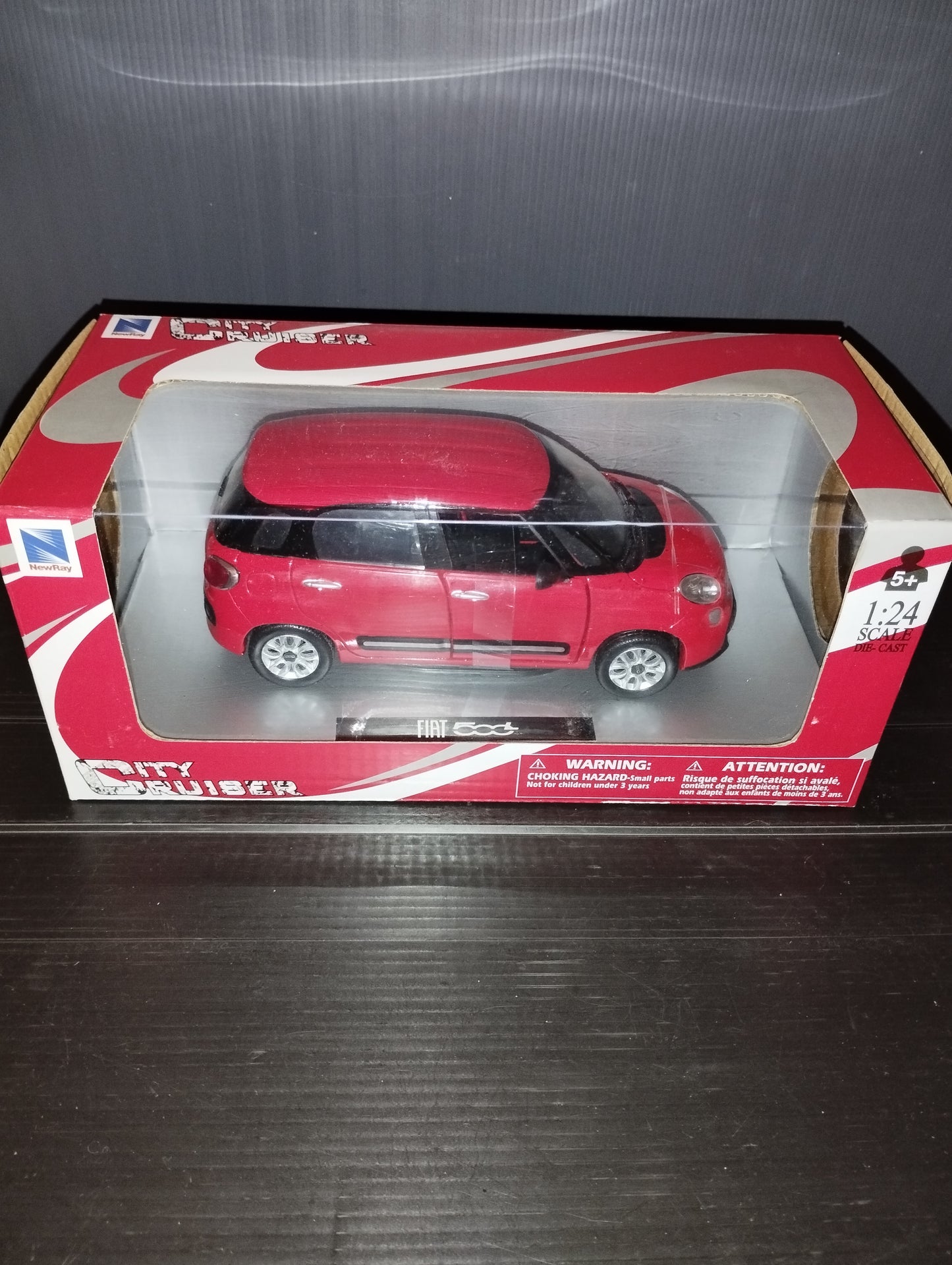 Modellino Fiat 500L

Prodotto da NewRay

Scala 1:24