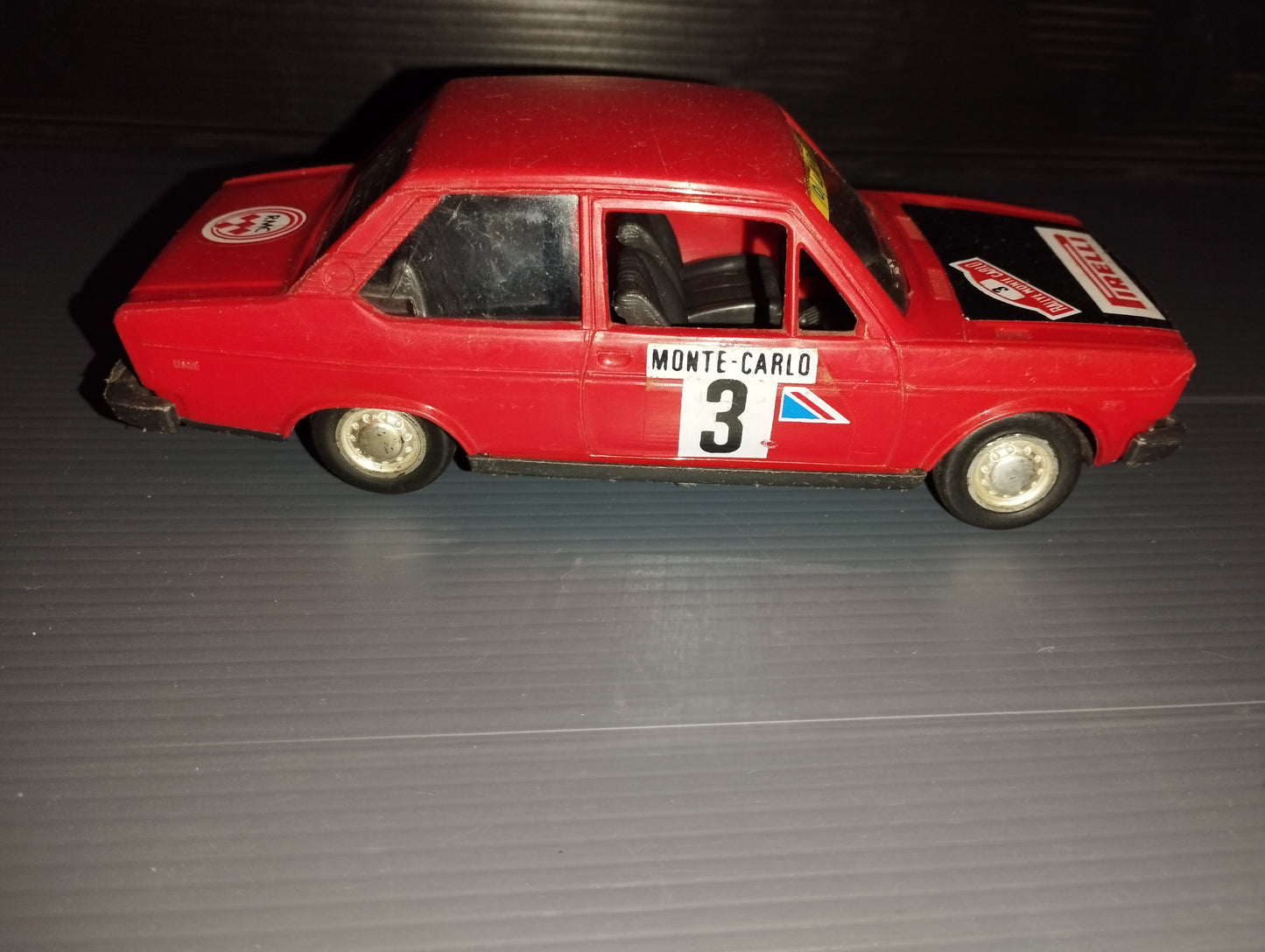 Fiat 131 Mirafiori model

 Produced by Polistil code P27 3-79

 in Plastic