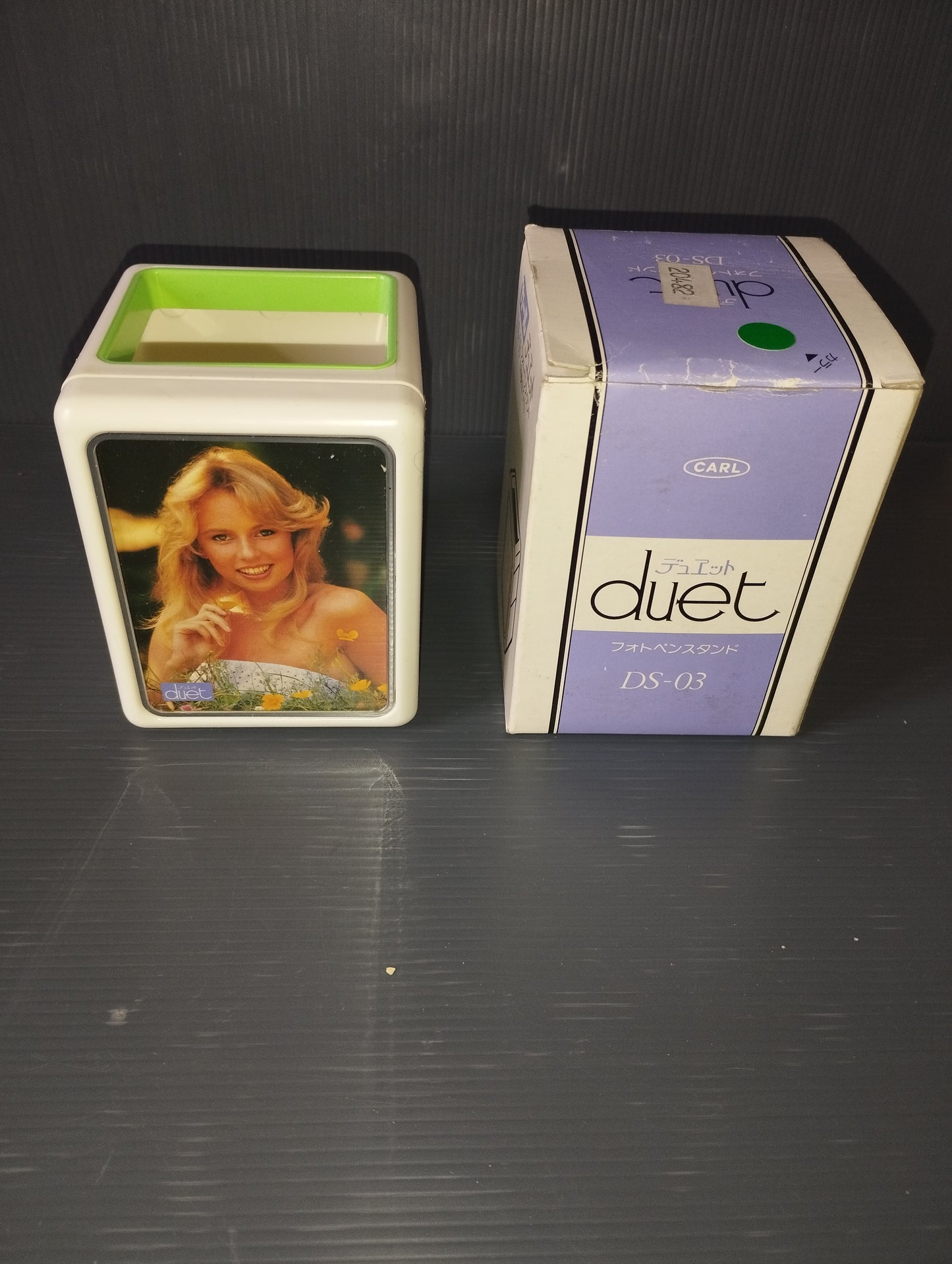 Portapenne/Fotografia

Prodotto da Carl mod.Duet DS-03

in Plastica

Made in Japan