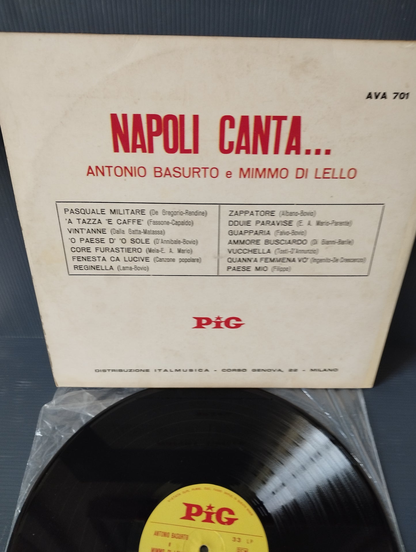 Napoli Sings..." A.Basurto/M.Di Lello LP 33 rpm

 Published by Pig code AVA 701