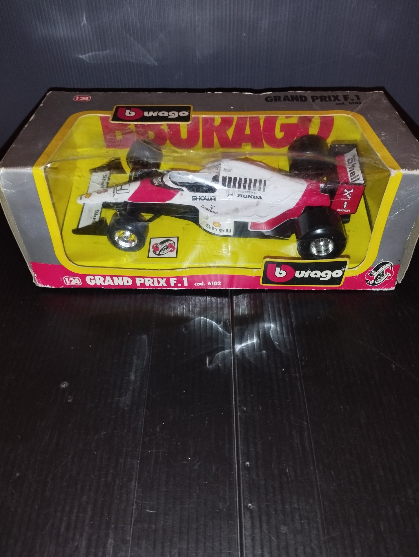 Modellino McLaren MP4/5B Ayrton Senna 1991

Prodotto da Burago cod.6103

Scala 1:24