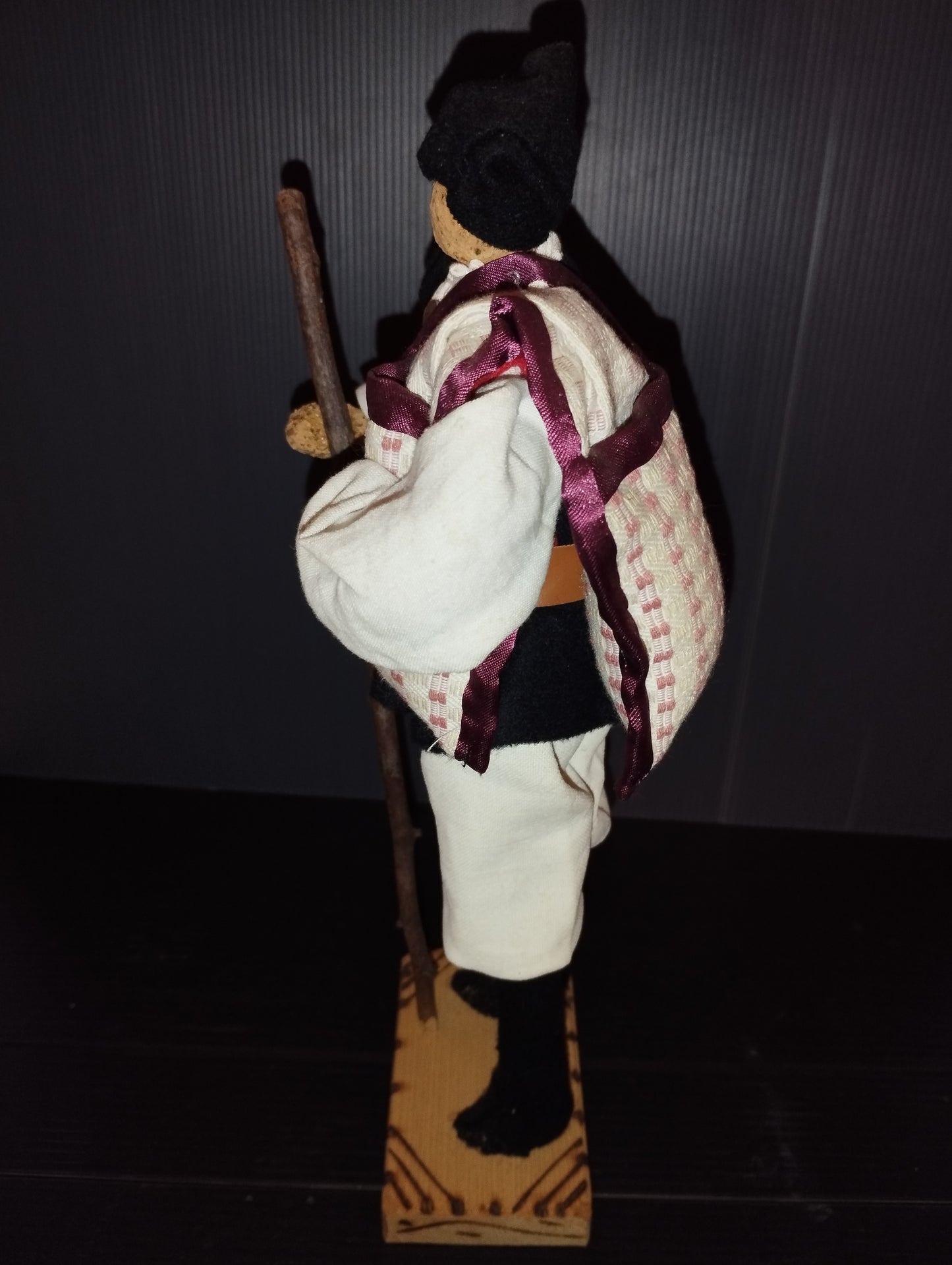 Sardinian art doll Pozzu D'Ussi Sassari

 in wood/fabric/cork