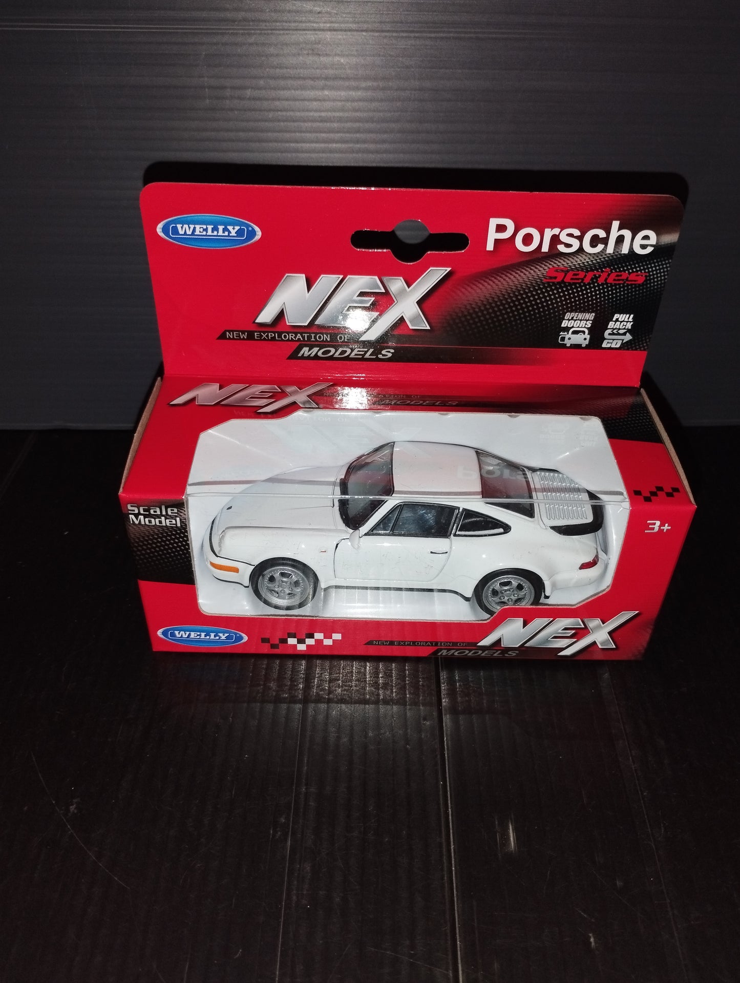 Porsche 911 Turbo model

 Produced by Welly

 Die Cast Metal

 Scale 1:39