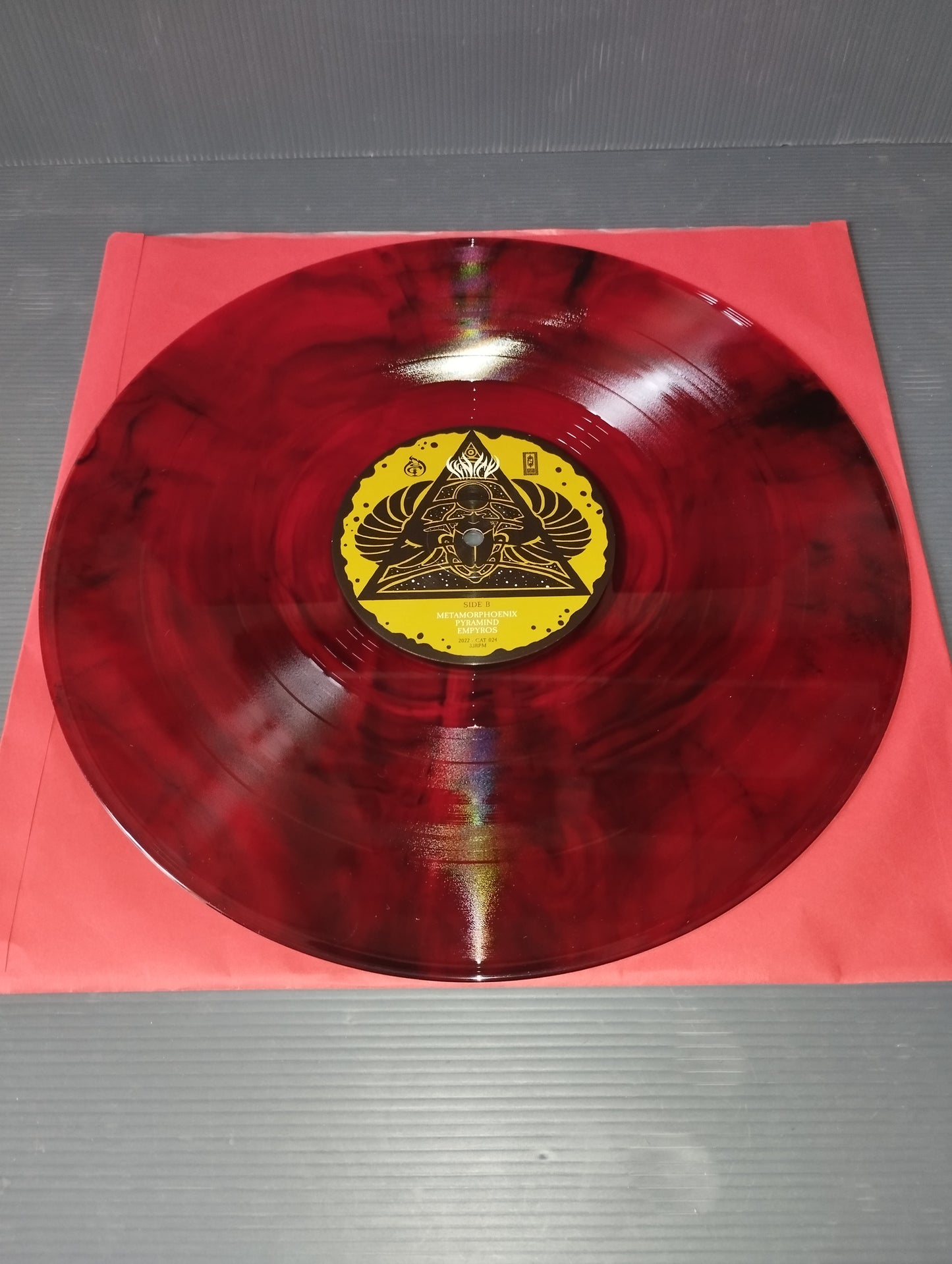 Fenice" Ufomammut Lp 33 Giri Vinile Colorato

In vendita  solo il vinile.No Copertina