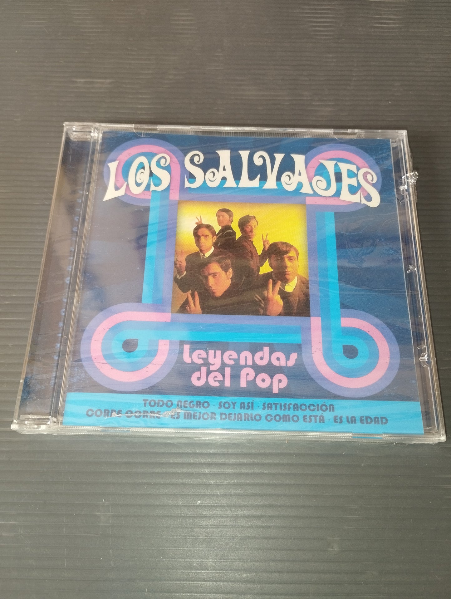 Lot of 4 CDs "Legendas Del Pop"

 Produced by Brida Records