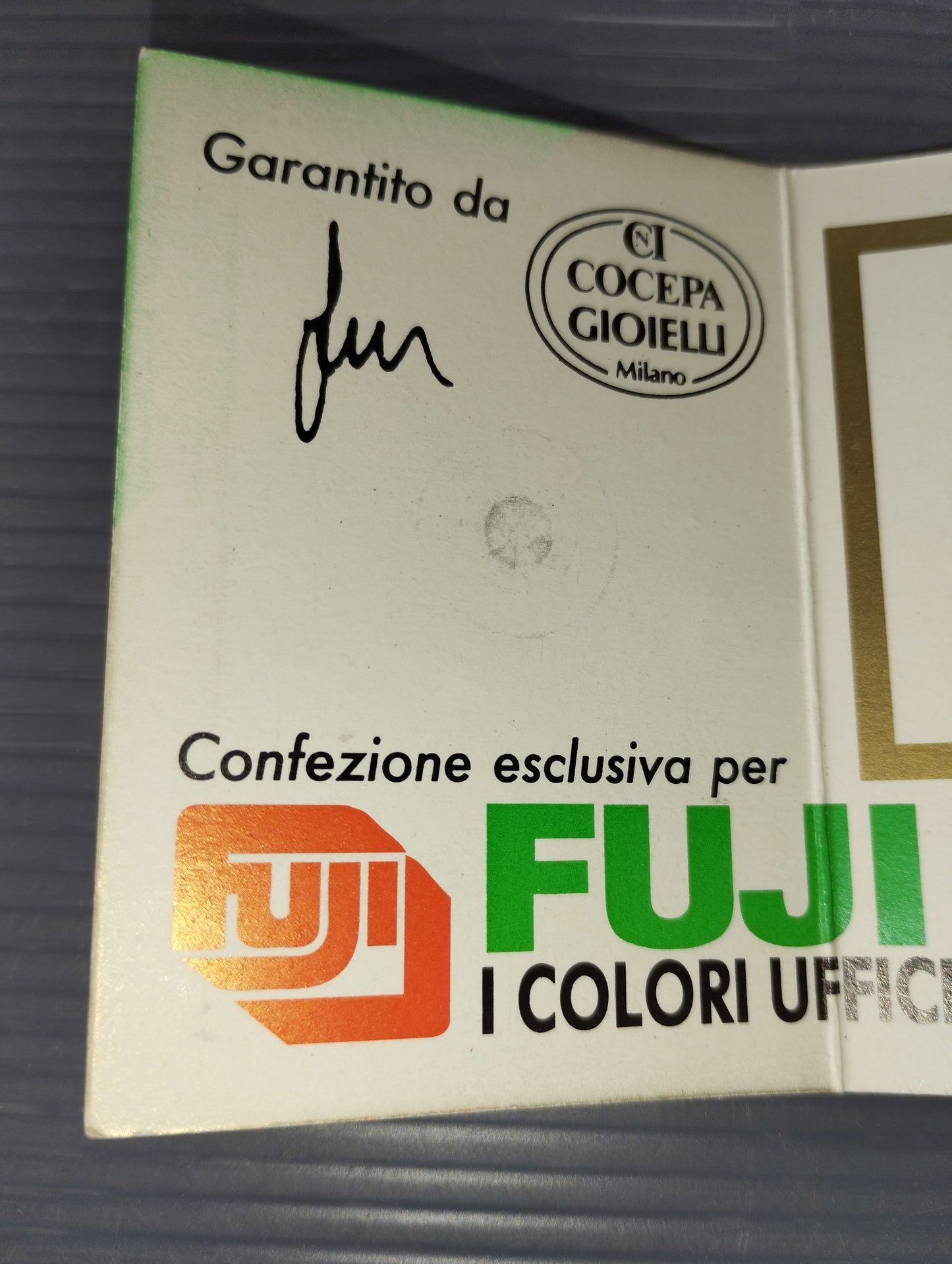 Italia 90 Gold World Cup Pin Fuji Film Gadget the official colors of Italia '90