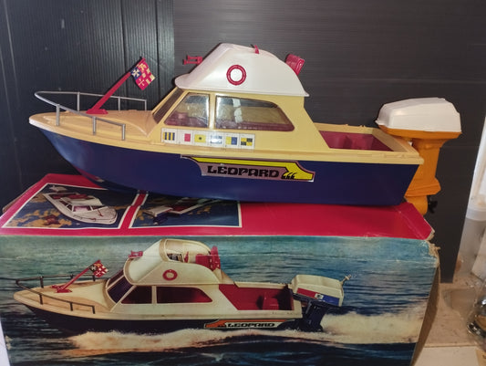 Modello Motoscafo d'Altura Leopard Prodotto negli Anni 70 da Belloni cod.art.708
Made in Italy