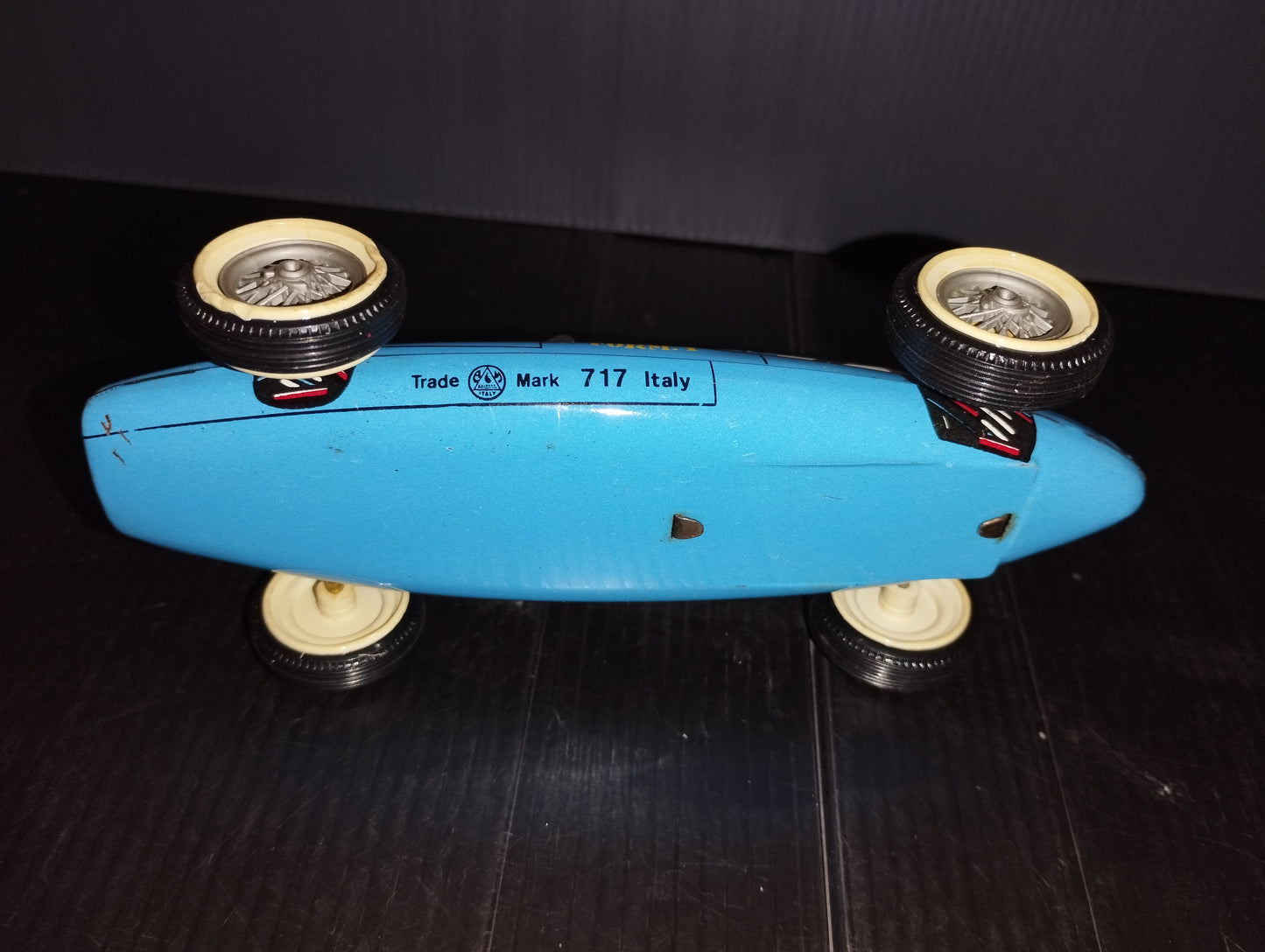 Grand Prix Form 1 model

 Produced by Marchesini

 In tin with plastic parts