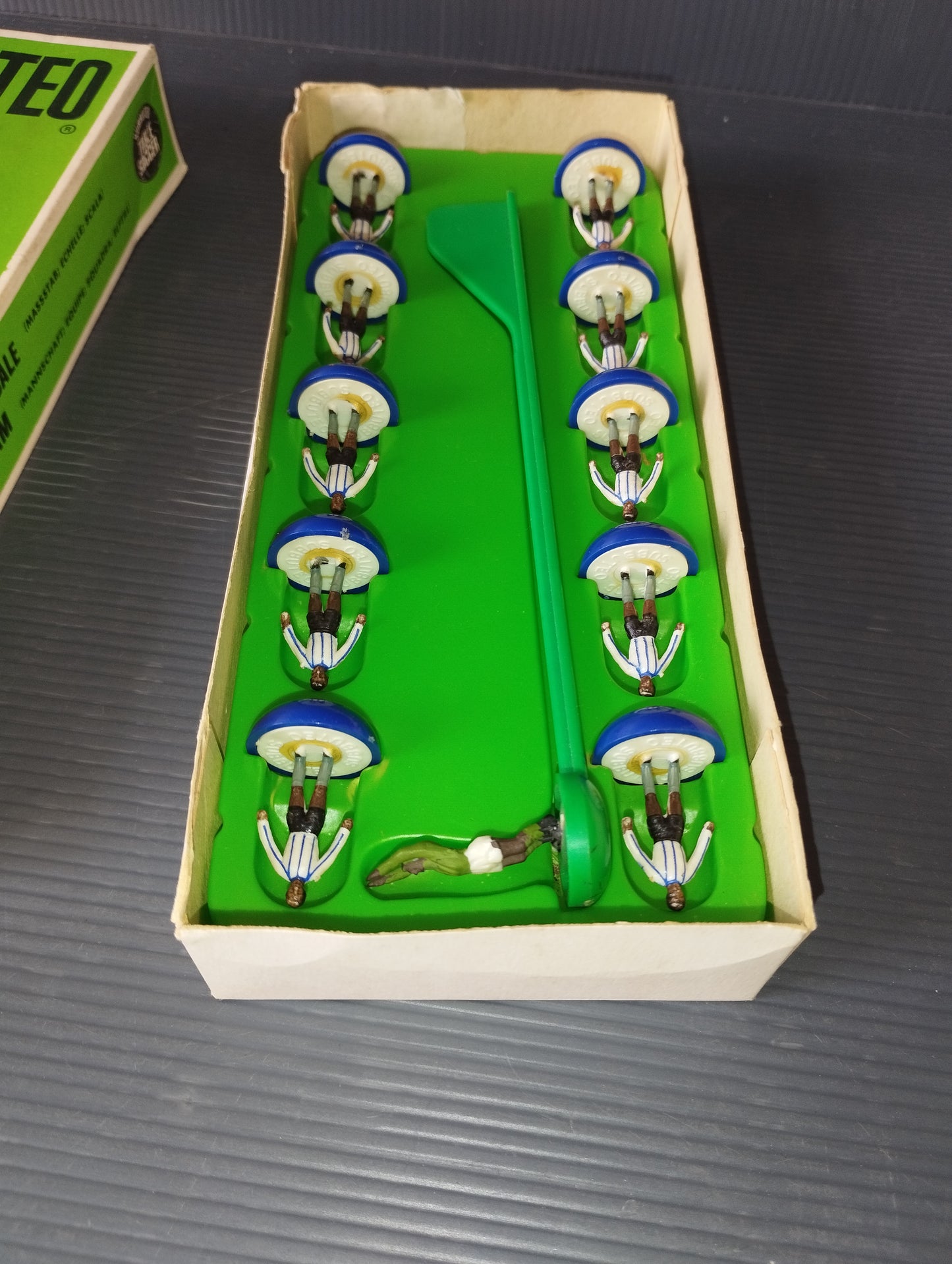 Subbuteo Team Ref.67

 70's