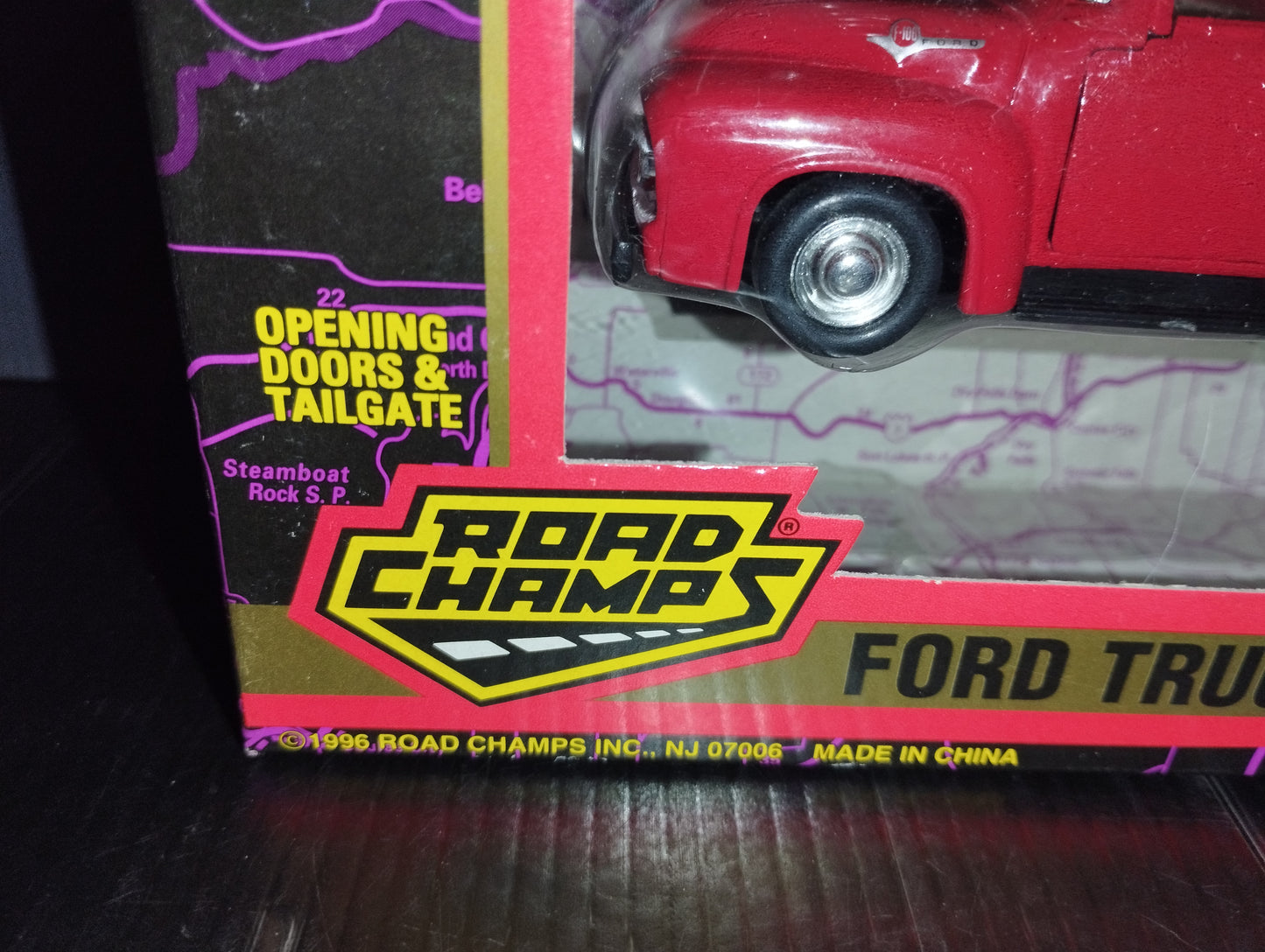 Ford F-100 Van Model

 Scale 1:43

 Produced in 1996 by Road Champs