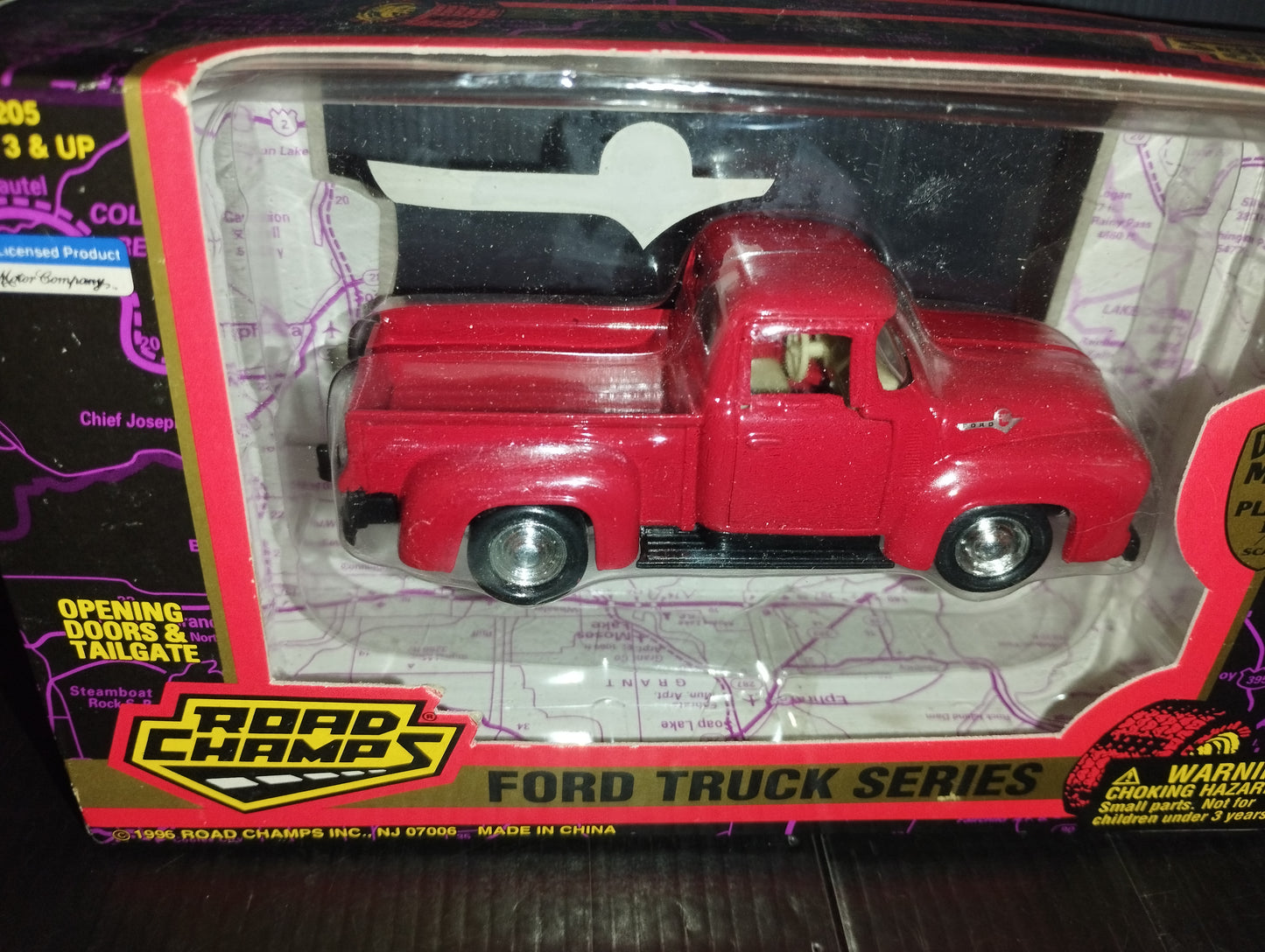 Ford F-100 Van Model

 Scale 1:43

 Produced in 1996 by Road Champs