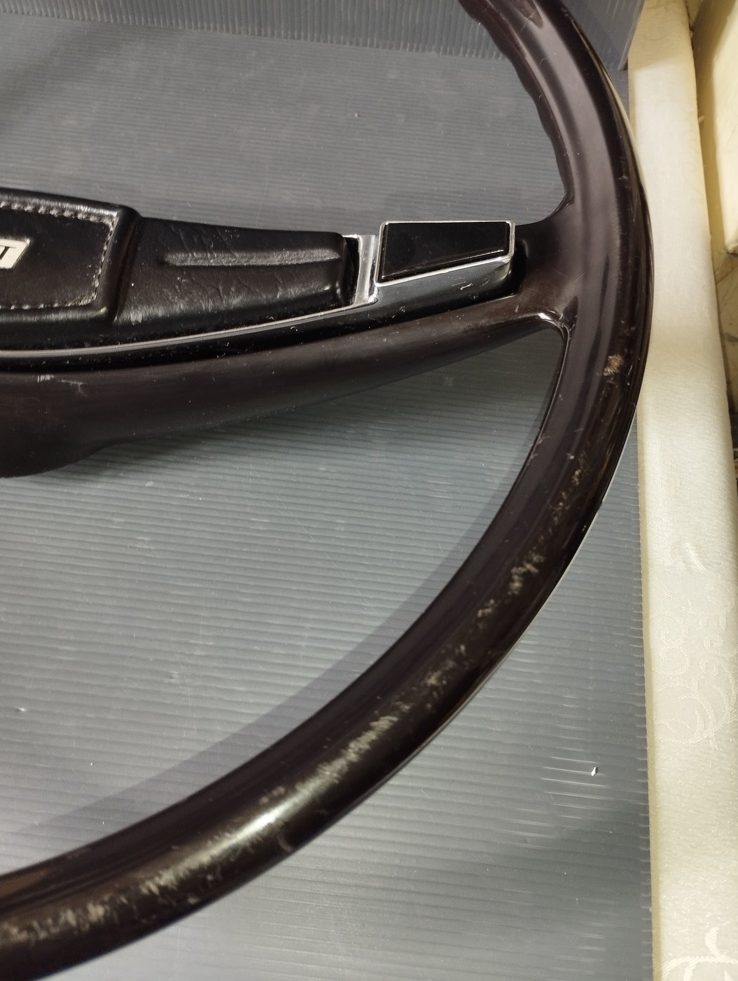 Fiat steering wheel

 Original from the 70s

 Steering wheel diameter 40 cm