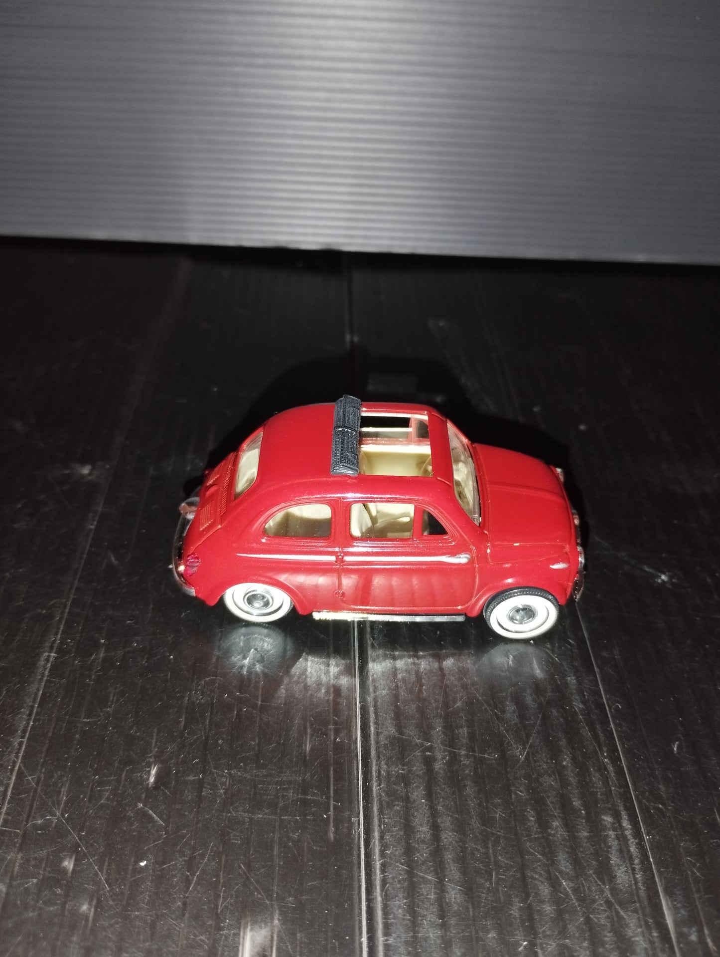 Fiat 500 1957 model

 Produced by Solido

 Scale 1:43