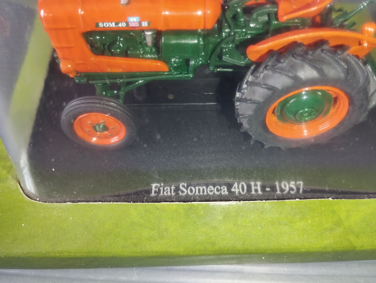 Fiat Someca 40 H-1957 Tractor Model

 Produced by Hachette