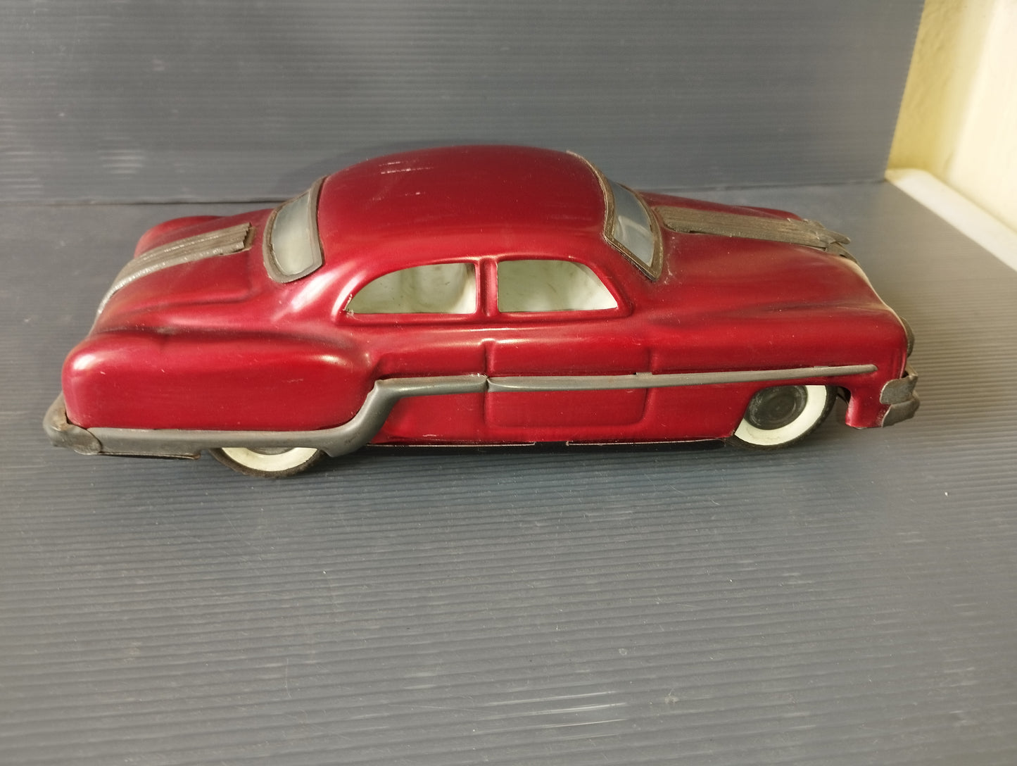 Pontiac Minister Delux model

 In tin

 1950s
