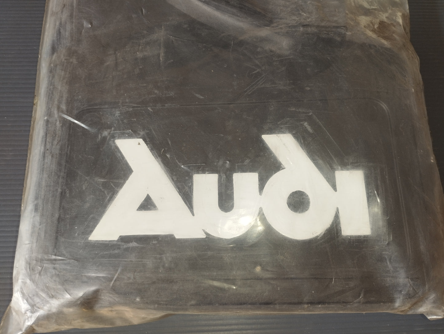 Rear mudflap for Audi 80

 70s models