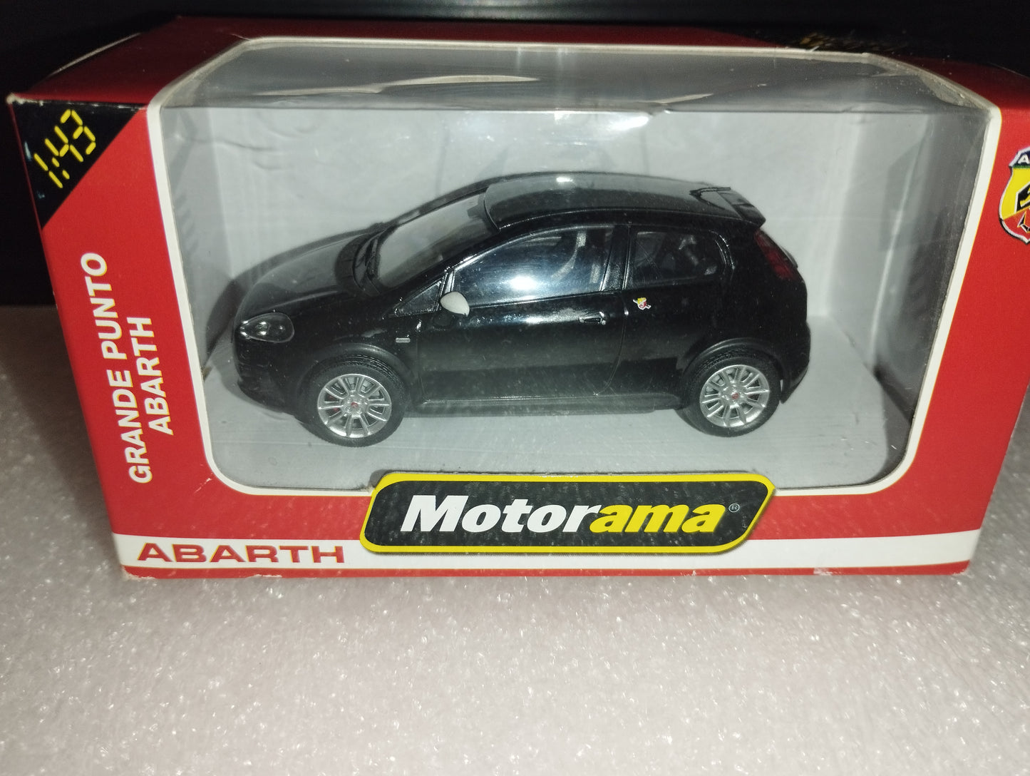 Modellino Grande Punto Abarth Prodotto da Motorama

Scala 1:43