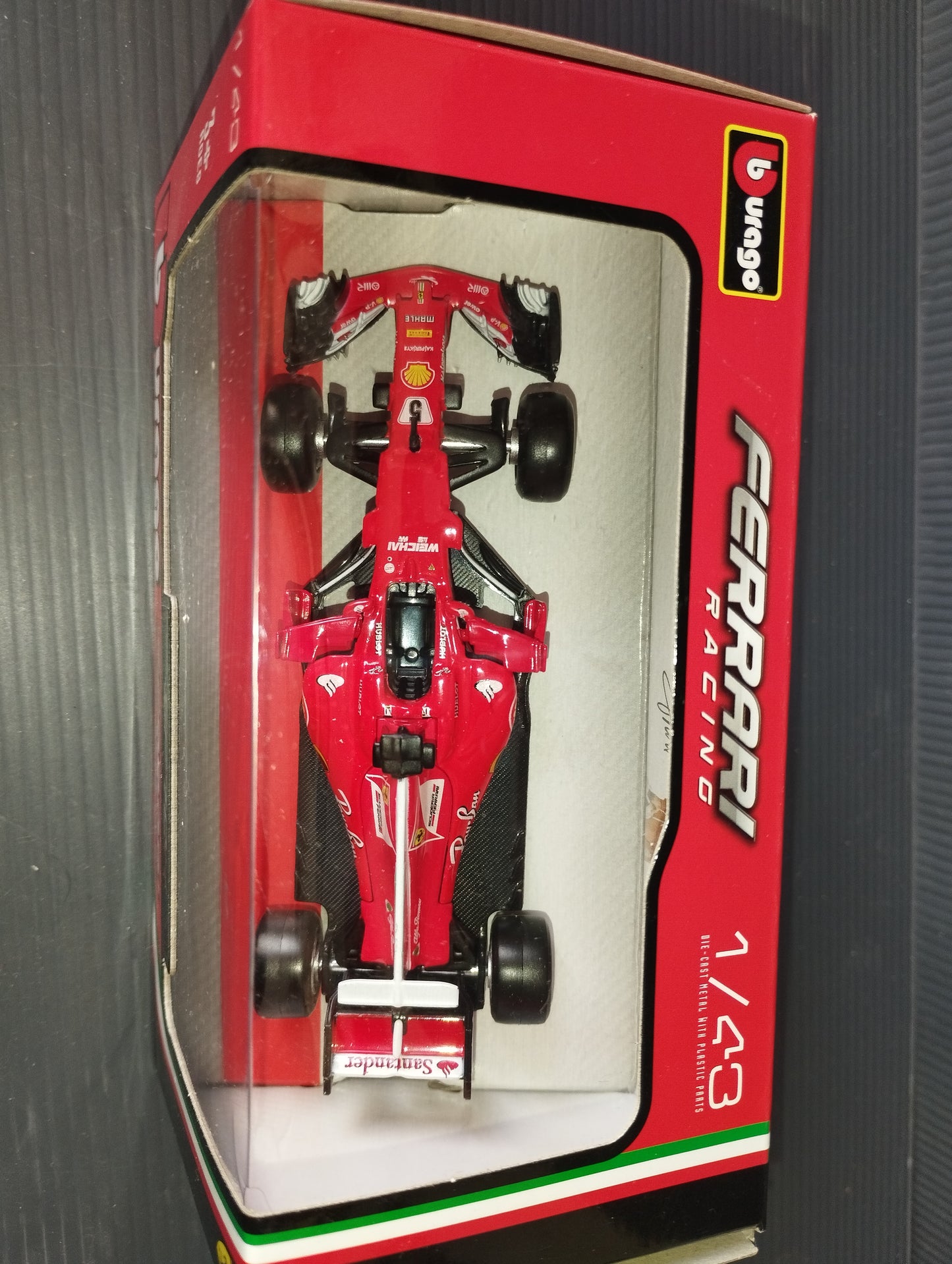 Ferrari SF70H Vettel/Raikkonen model

 Produced by Bburago

 Scale 1:43