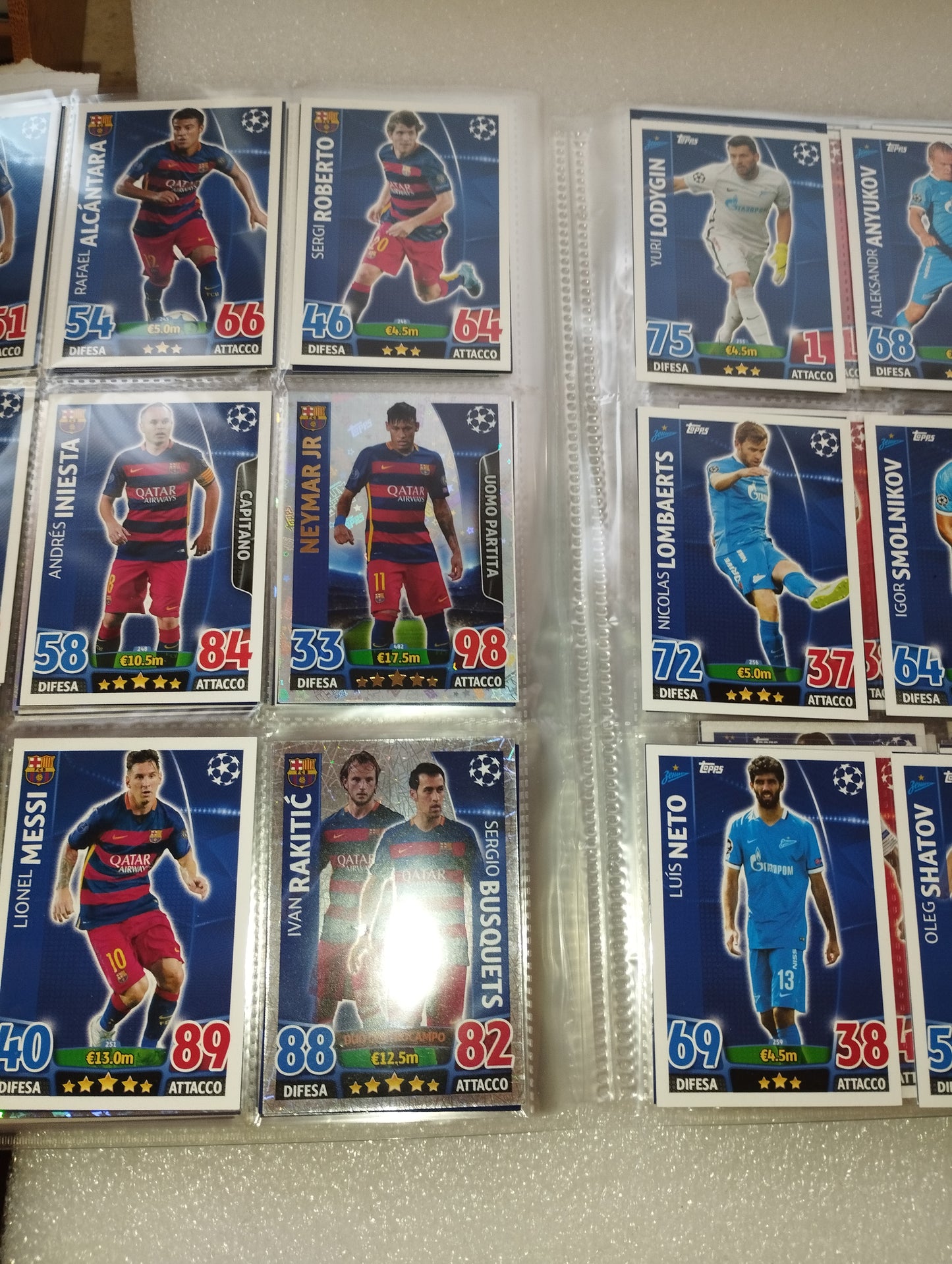 Album Card UEFA Champion League Stagione 2015/16

Edita da  Topps Match Attax