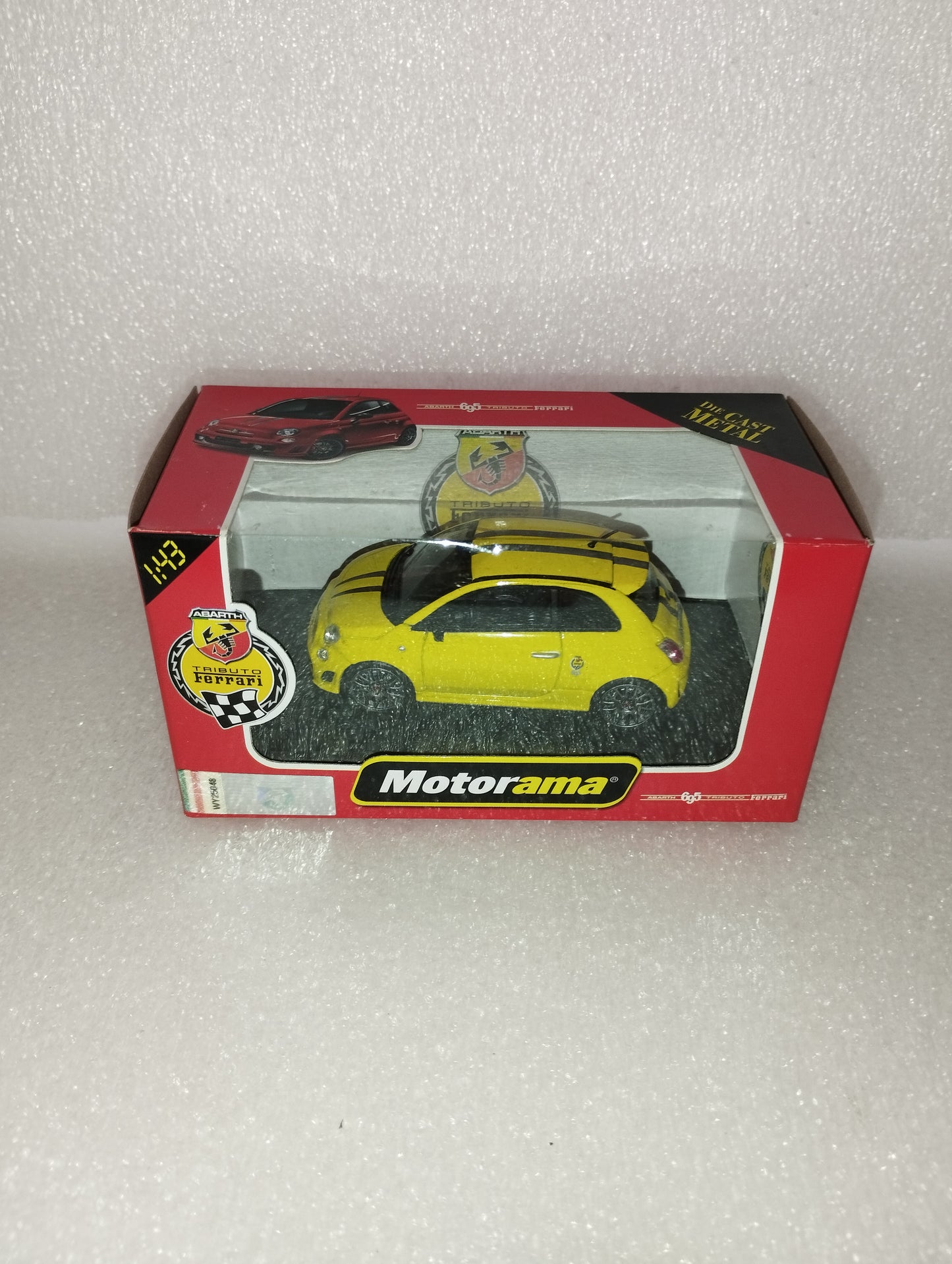 Modellino Abarth 695 Tributo Ferrari Prodotto da Motorama

Scala 1:43