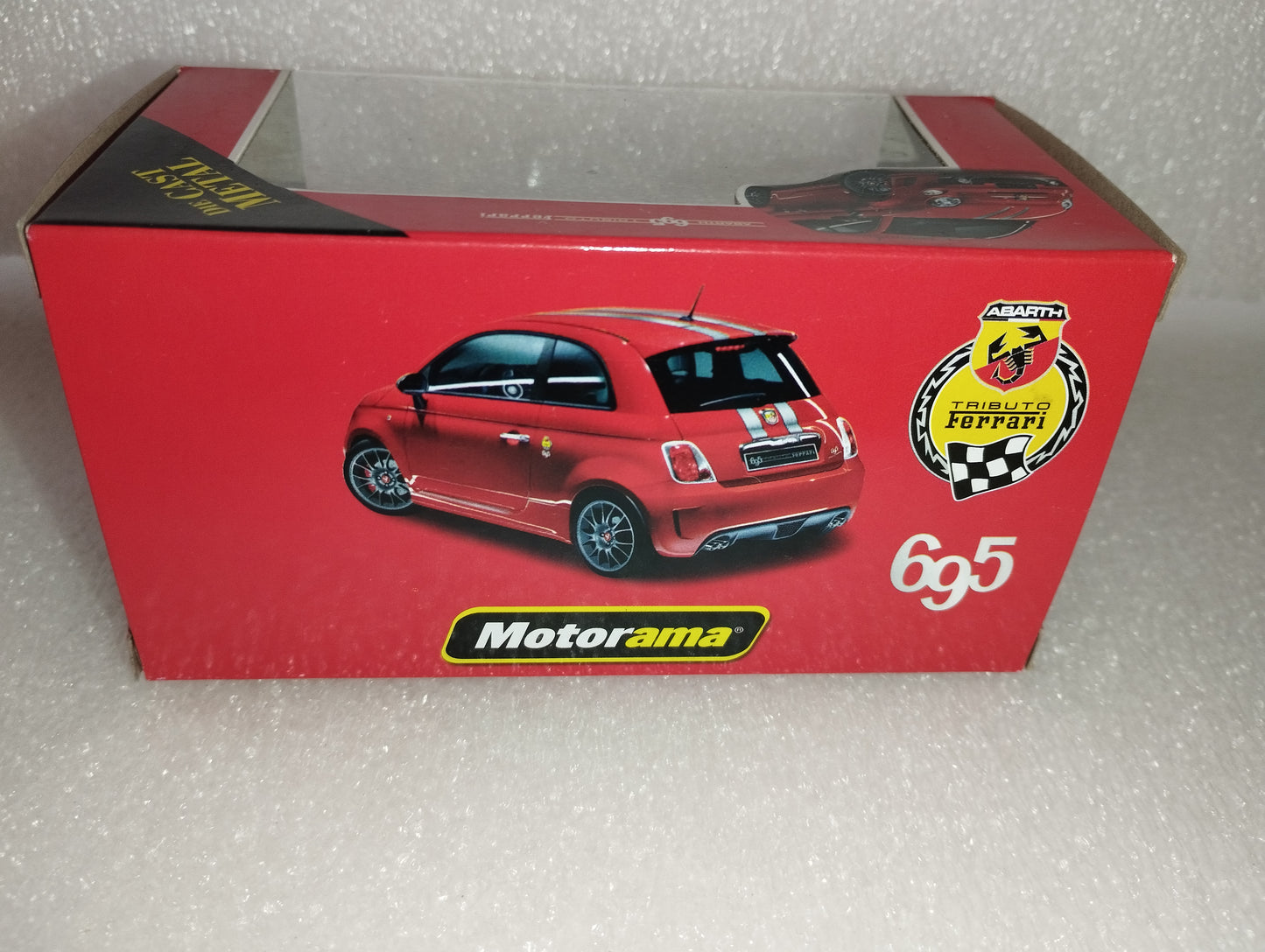 Modellino Abarth 695 Tributo Ferrari Prodotto da Motorama

Scala 1:43