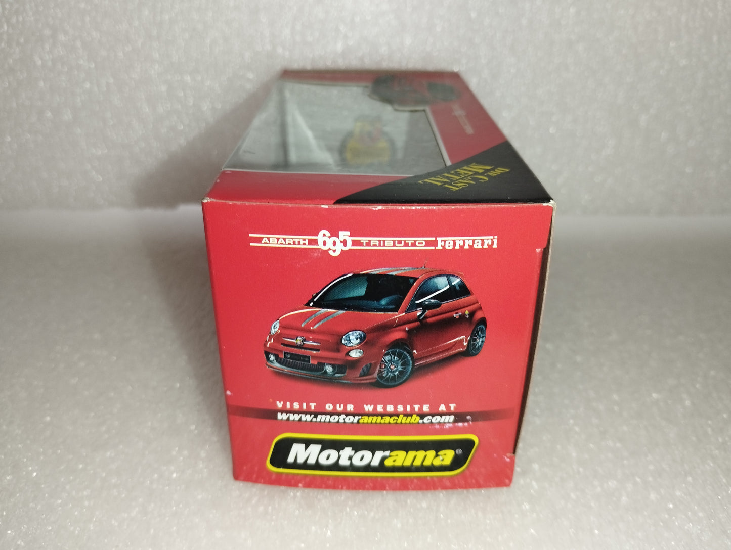 Modellino Abarth 695 Tributo Ferrari Prodotto da Motorama

Scala 1:43