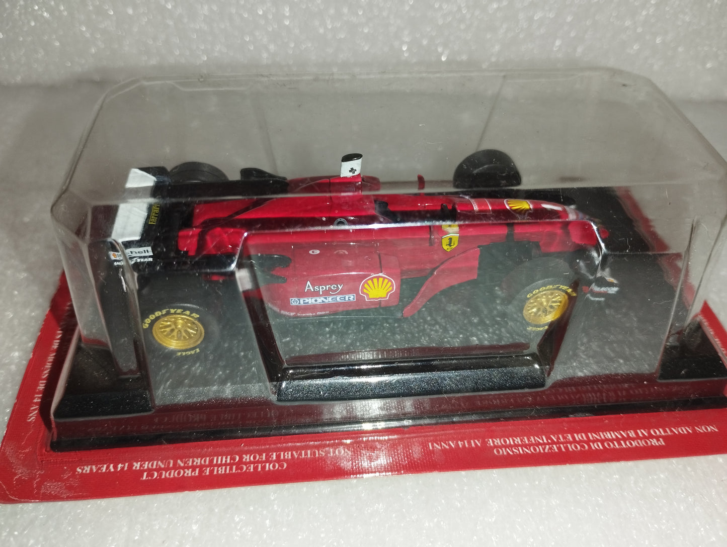 Modellino Ferrari F310 1996 Michael Schumacher

Scala 1:43