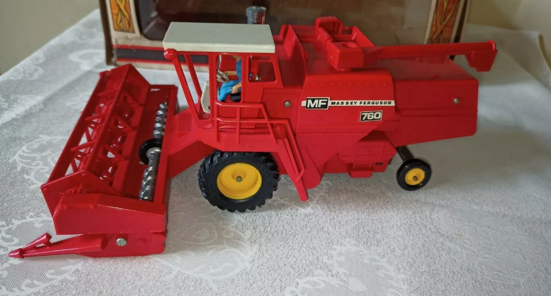 Ferguson Combine Harvester 760 combine harvester model, Britains LTD, original from the 70s 