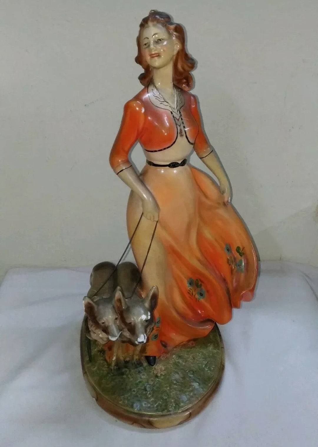 Statue signed Amilcare Santini in hand-painted plaster, original from the 1930s and 1940s