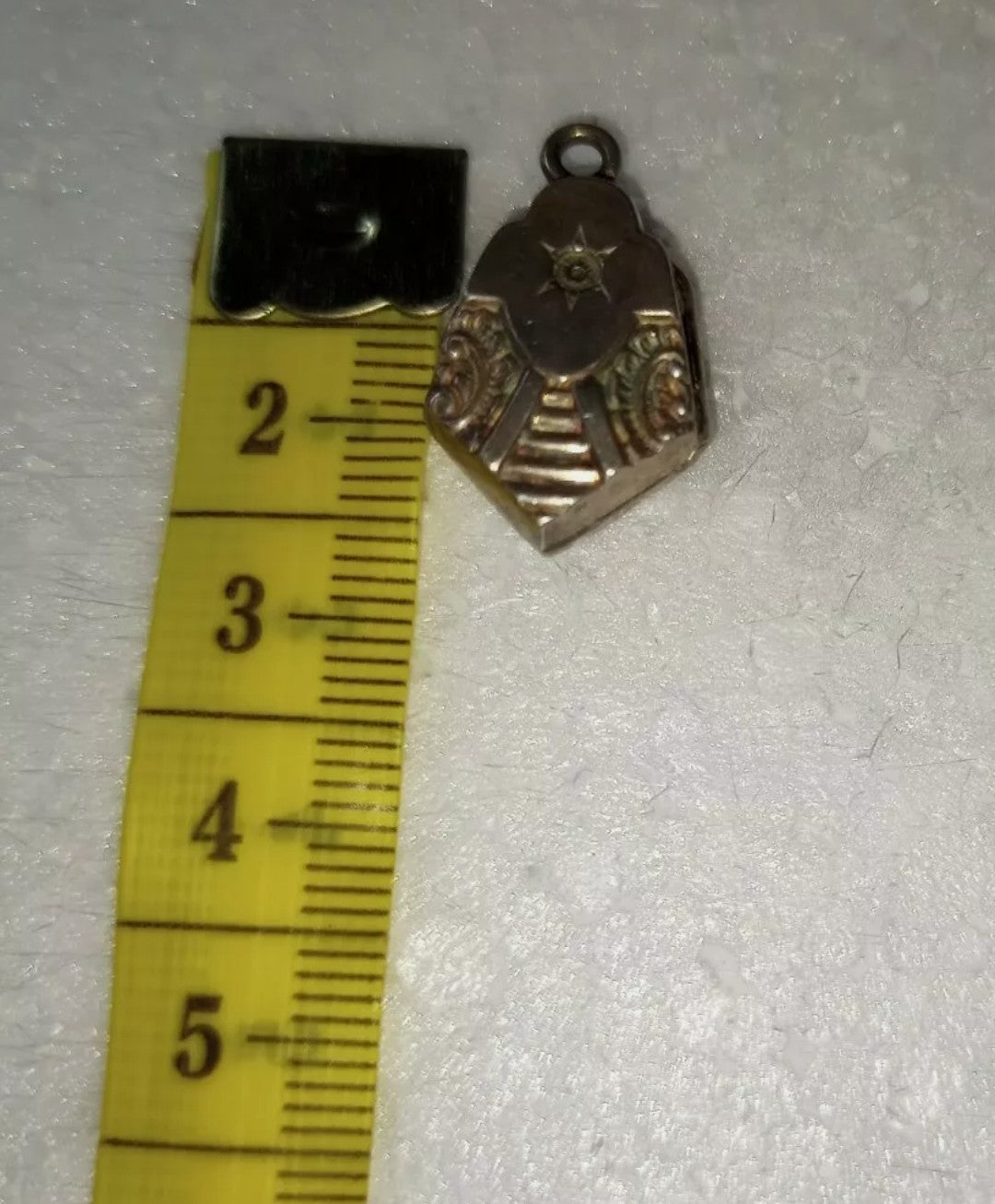 Small antique openable pendant